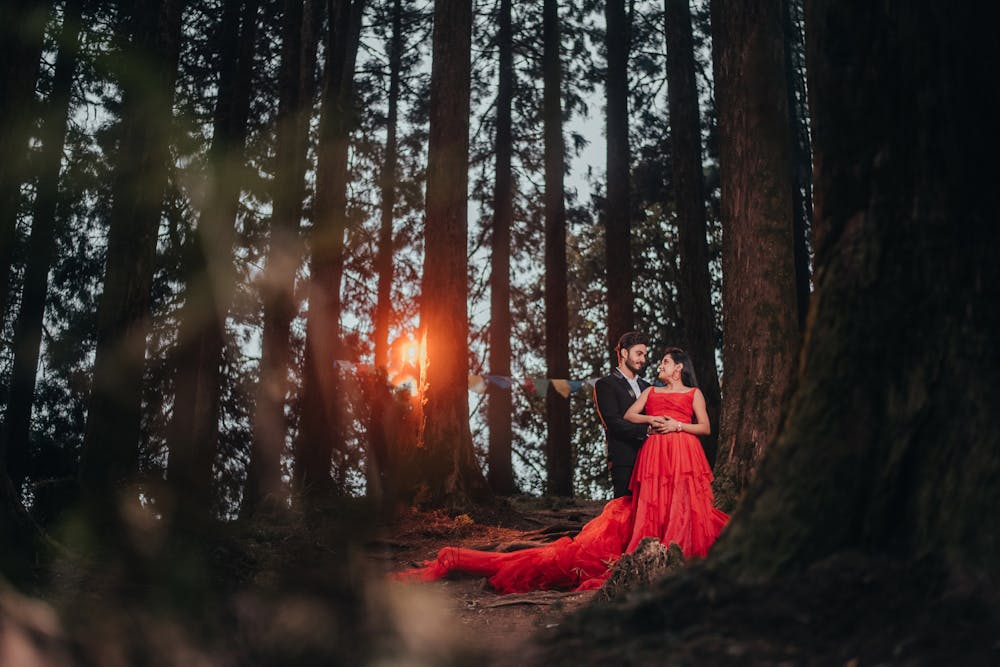 best poses for pre-wedding photoshoot