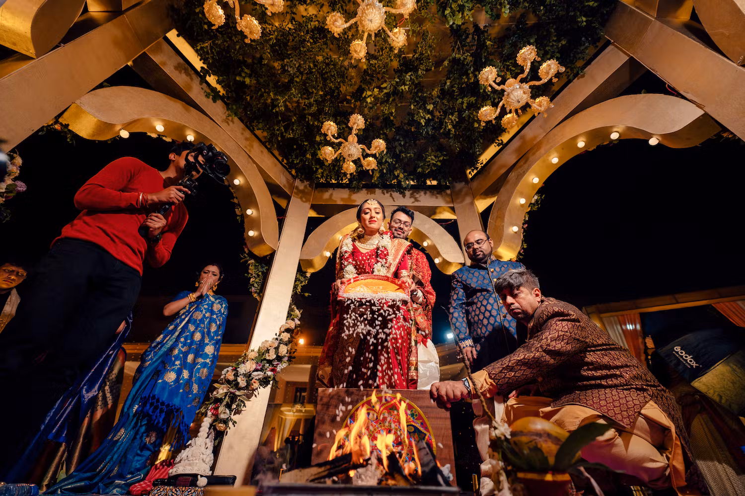 Couple getting married rituals pic