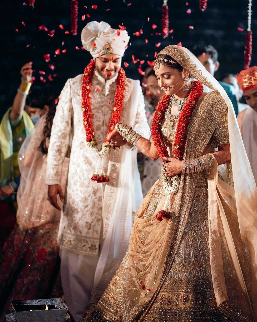 Bollywood wedding picture of Ankita and Vicky Jain