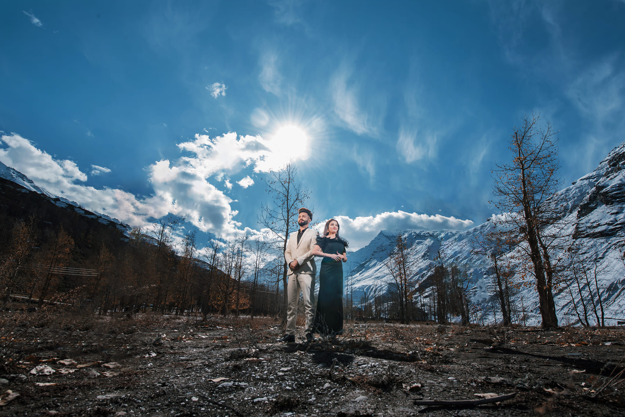 trending pre-wedding couple poses idea