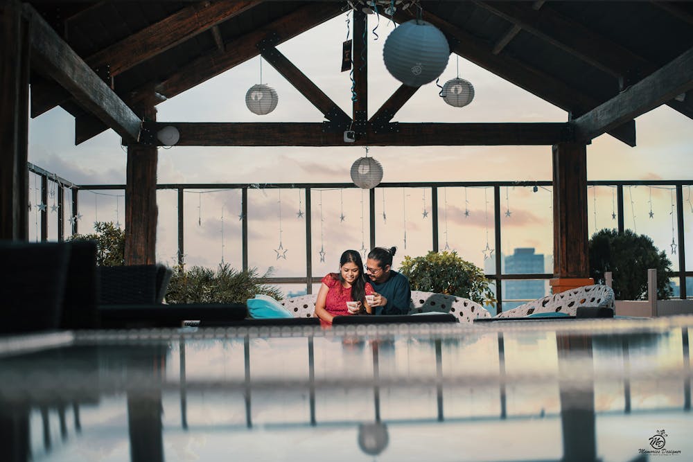 Indoor pre-wedding photography pic