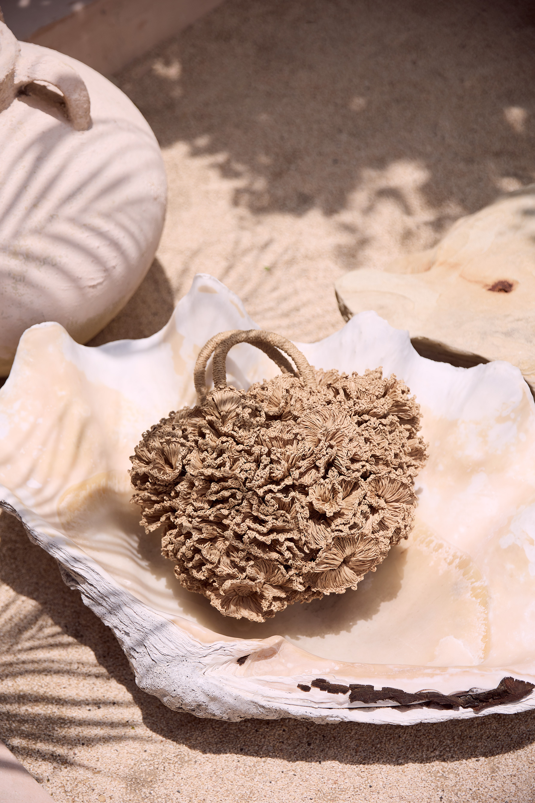 Ibeliv raffia bag on the beach