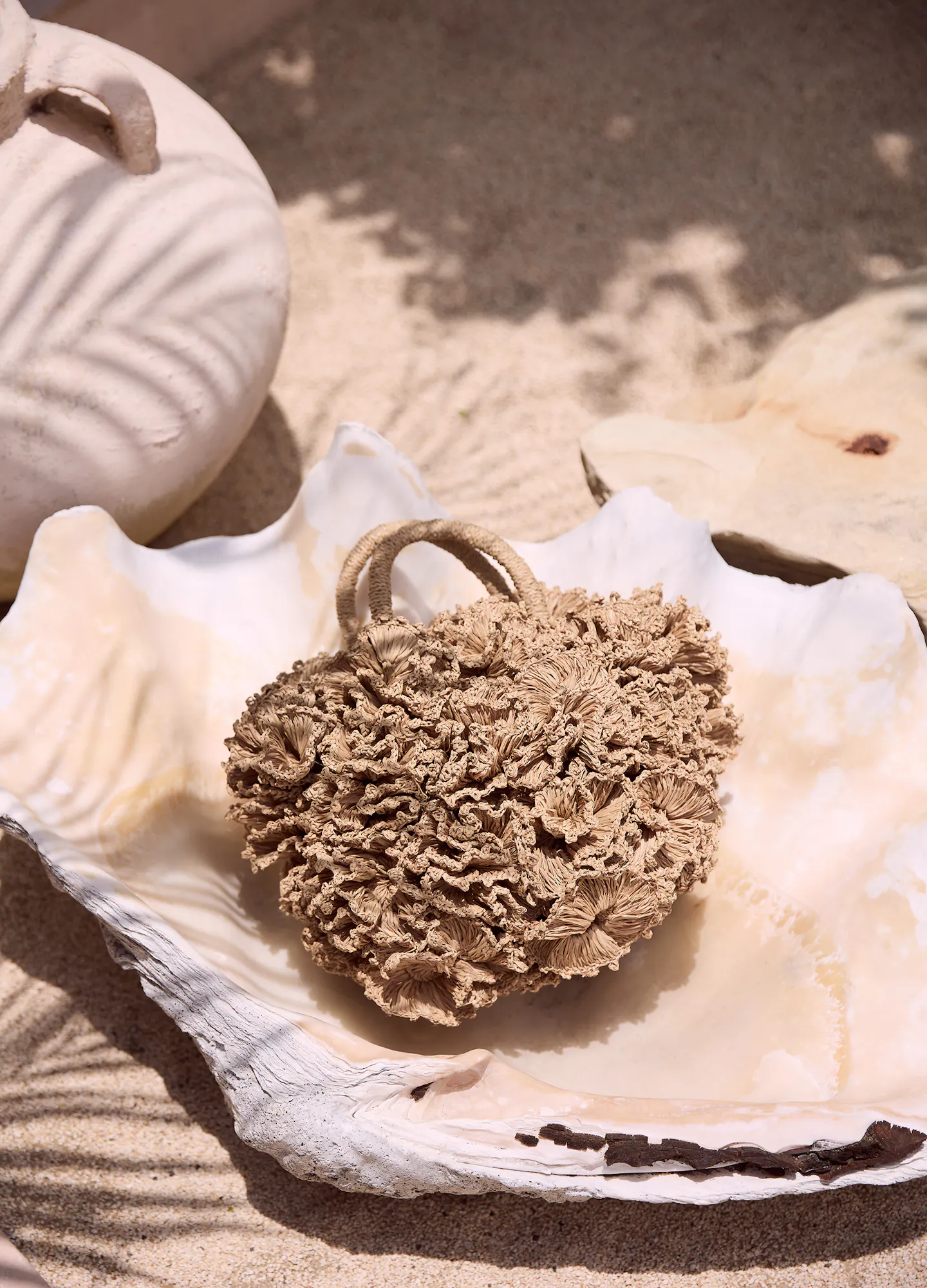 Ibeliv raffia bag on the beach