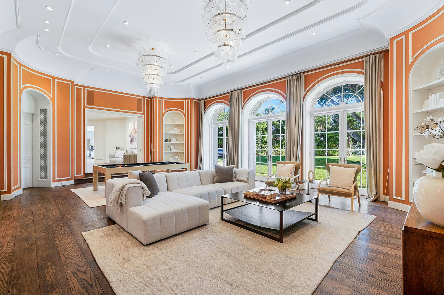 Meridith-Baer-Home-Home-Staging-Florida-Palm-Beach-Lakefront-Estate-Traditional-Living-Room