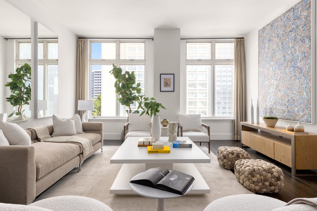 Meridith-Baer-Home-Home-Staging-New-York-Soho-Contemporary-Highrise-Condos-and-Lofts-Modern-and-Contemporary-Living-Room-Full-View