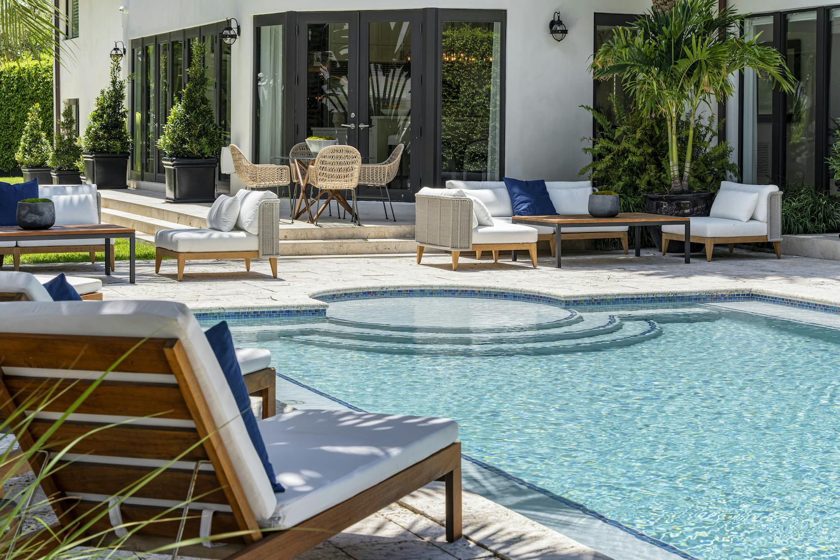 Meridith-Baer-Home-Home-Staging-Florida-La-Joya-Luxury-Homes-Transitional-Pool