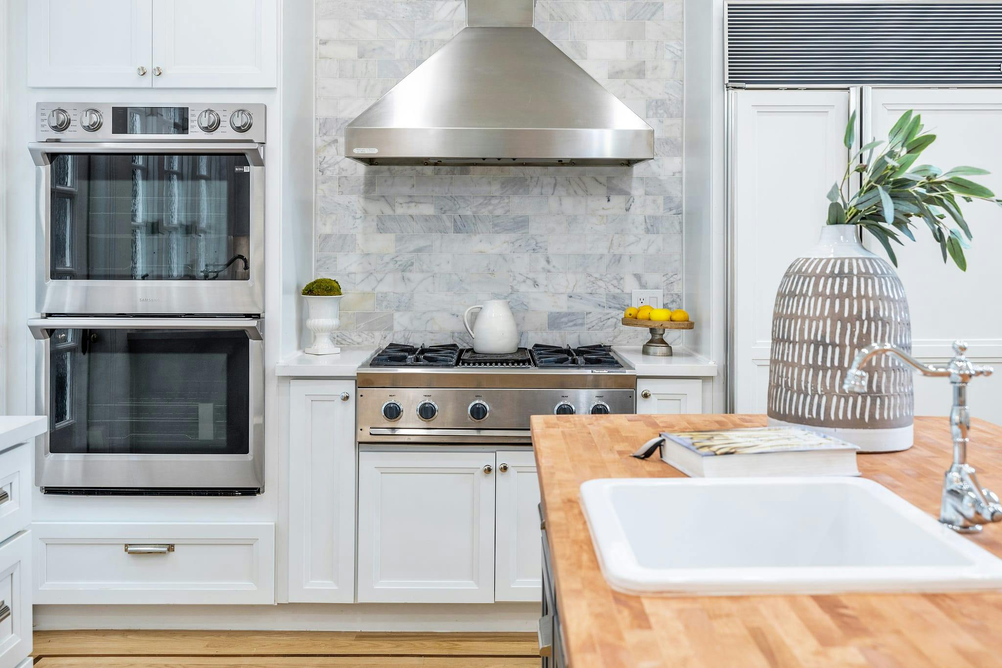 Meridith-Baer-Home-Pacific-Heights-Victorian-Transitional-Kitchen