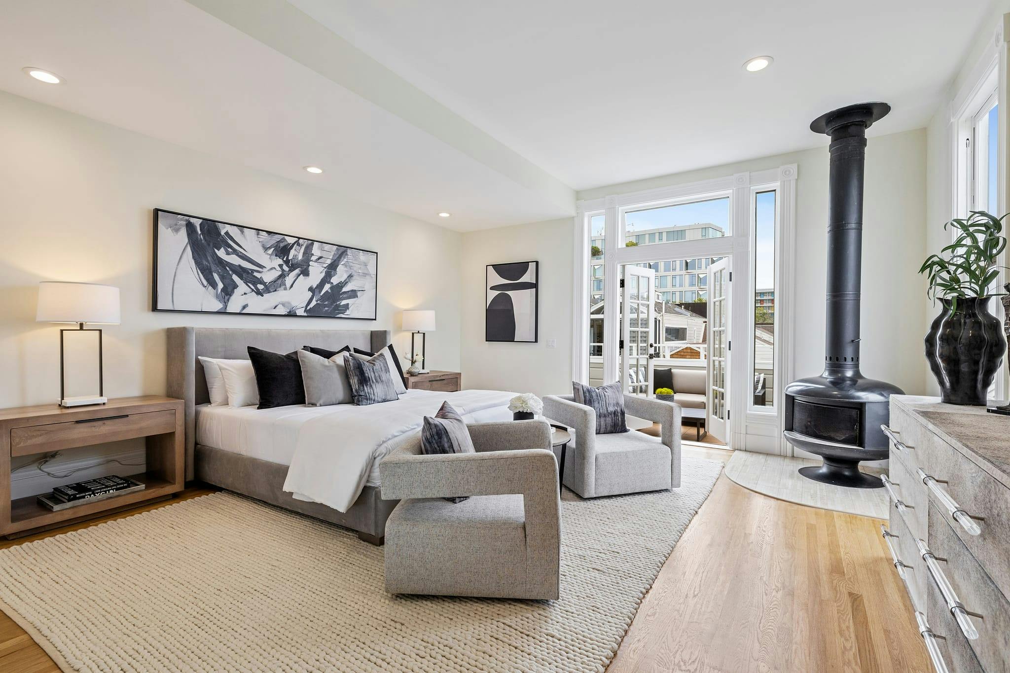 Meridith-Baer-Home-Pacific-Heights-Victorian-Transitional-Bedroom