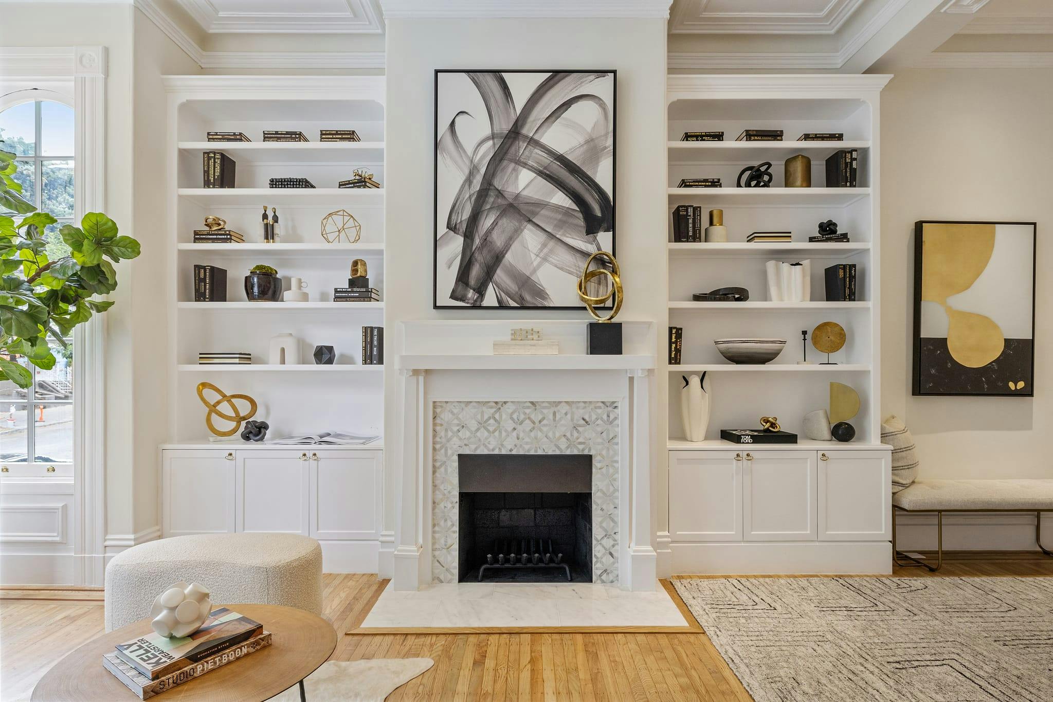 Meridith-Baer-Home-Pacific-Heights-Victorian-Transitional-Living-Room