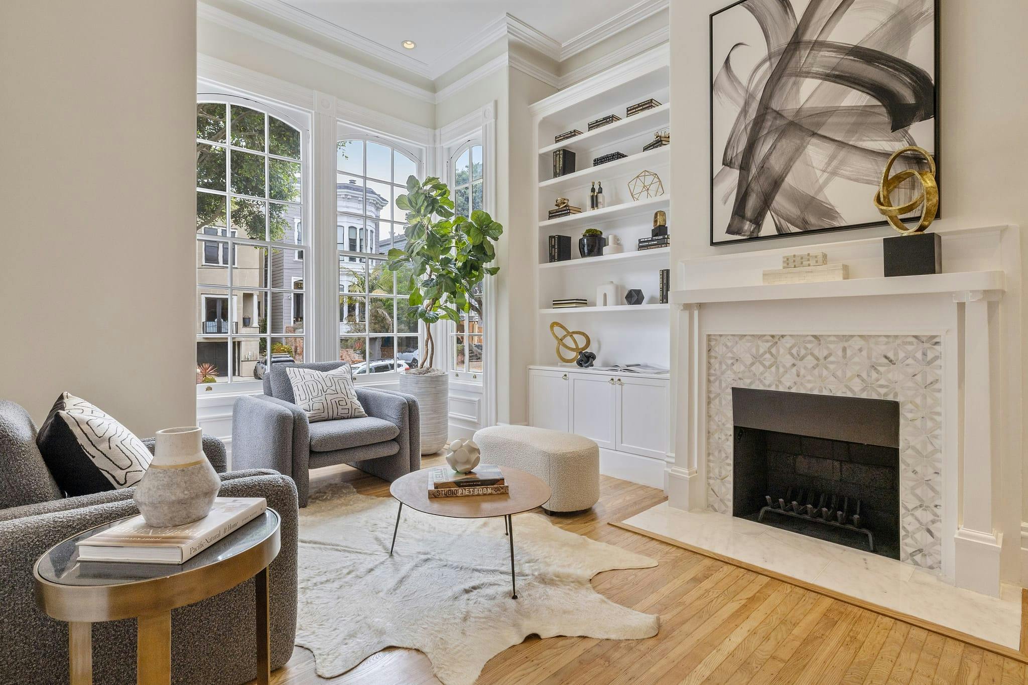 Meridith-Baer-Home-Pacific-Heights-Victorian-Transitional-Living-Rooom