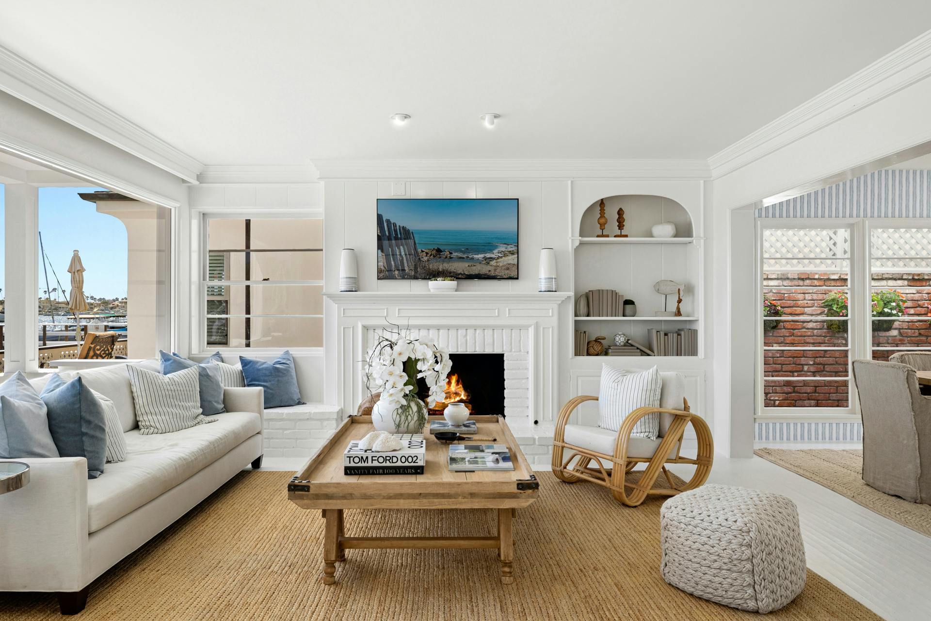Meridith-Baer-Home-Home-Staging-California-Bayfront-Coastal-Living-Room