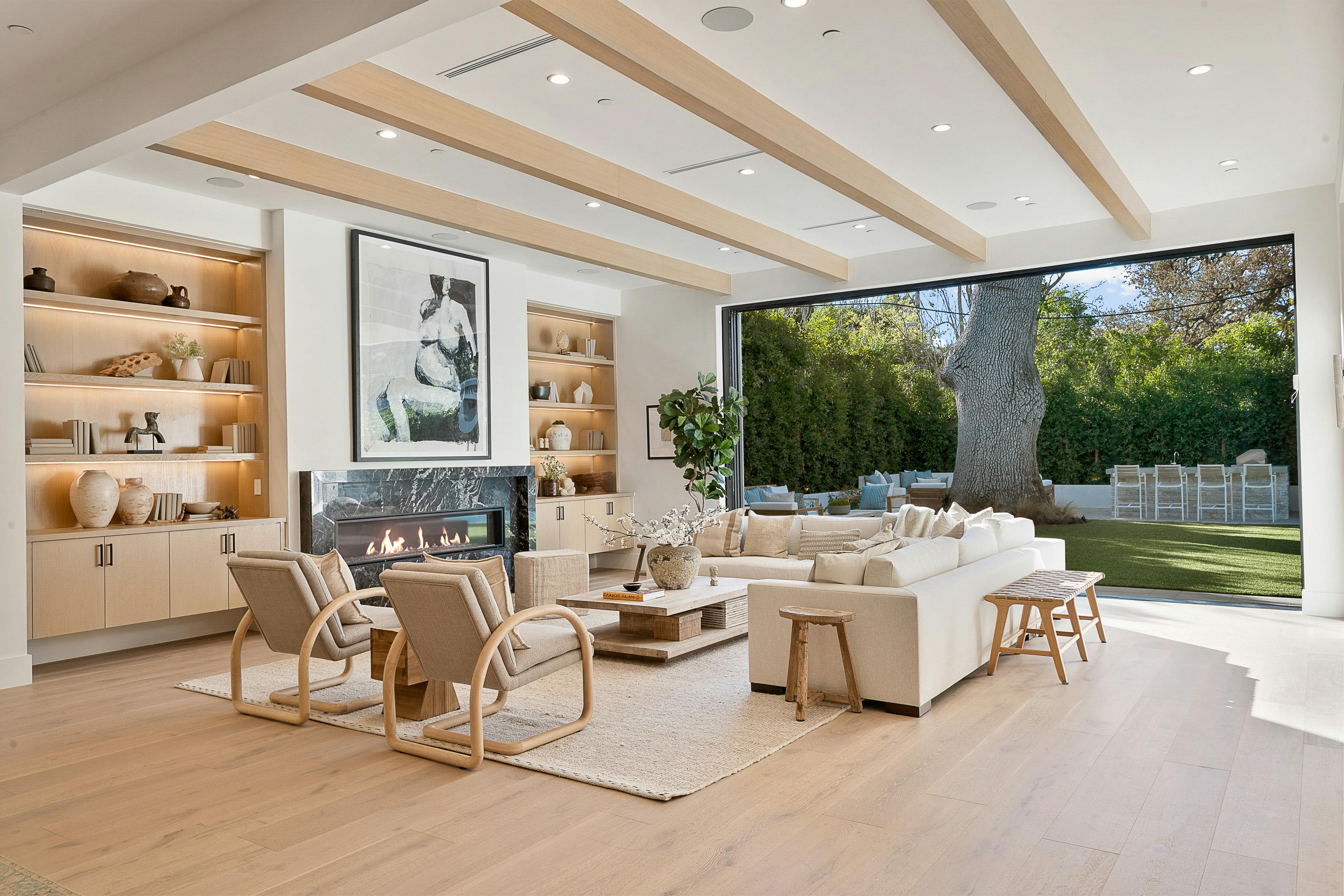 Meridith-Baer-Home-Home-Staging-California-Genesta-Organic-Modern-Luxury-Homes-Modern-and-Contemporary-Living-Room