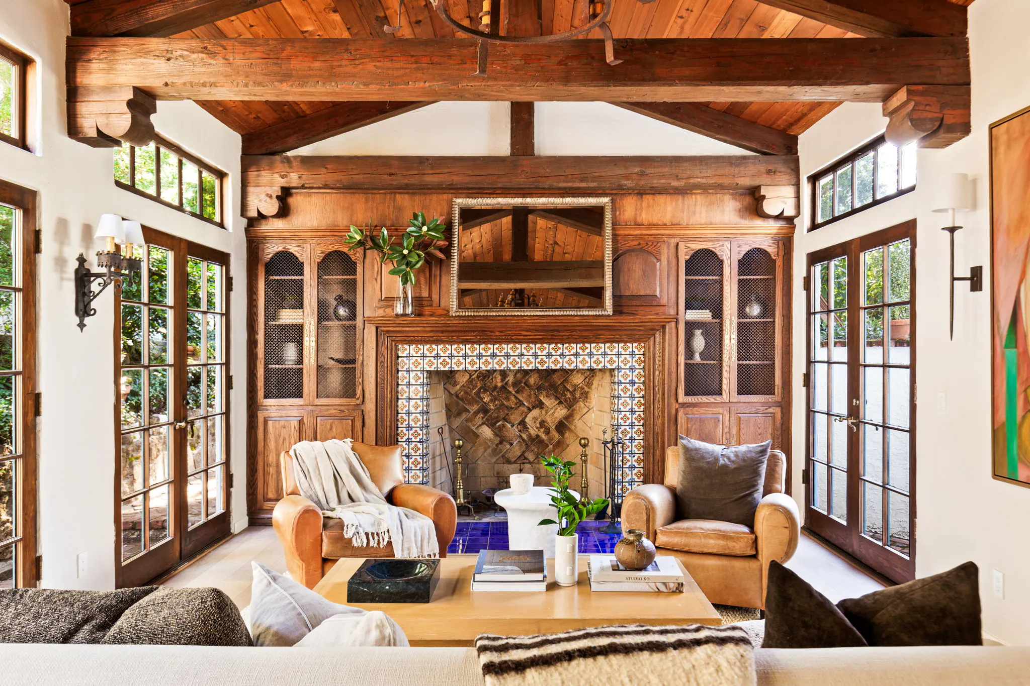 Meridith-Baer-Home-Home-Staging-California-Bronson-Hill-Transitional-Luxury-Homes-Living-Room