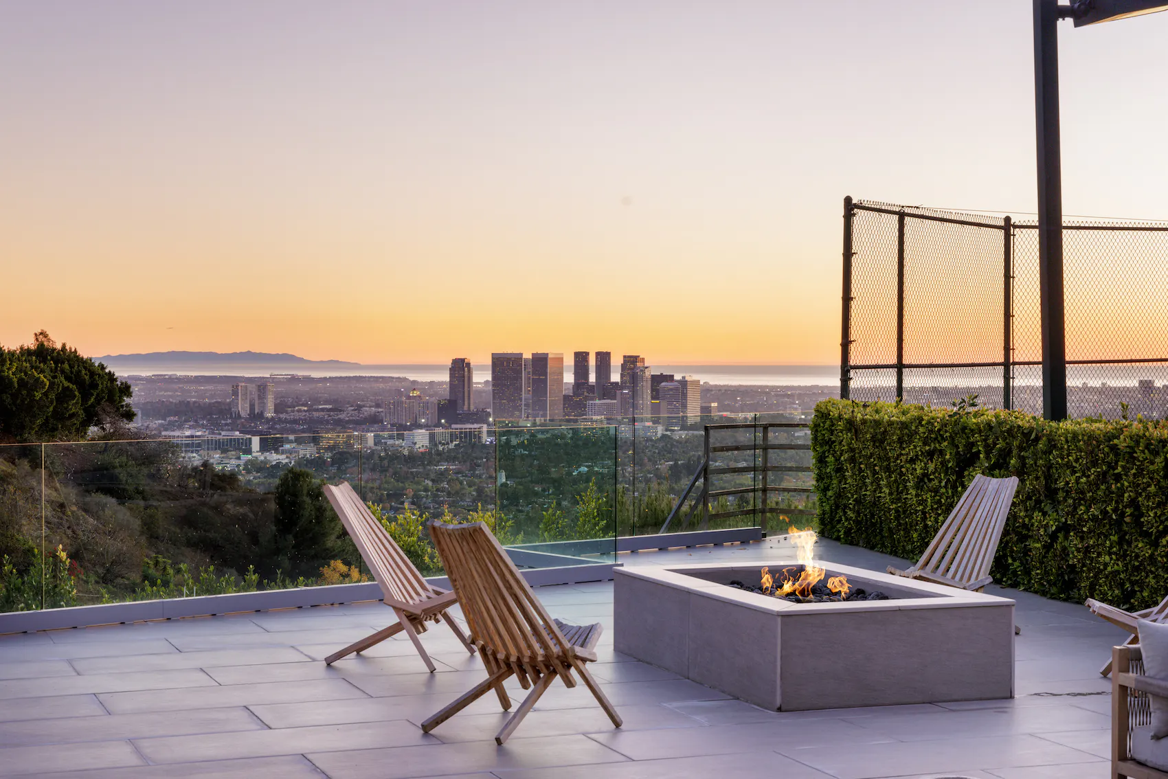 Meridith-Baer-Home-Home-Staging-Southern-California-Wallace-Ridge-(David-Spade)-Luxury-Homes-Modern-and-Contemporary-Patio