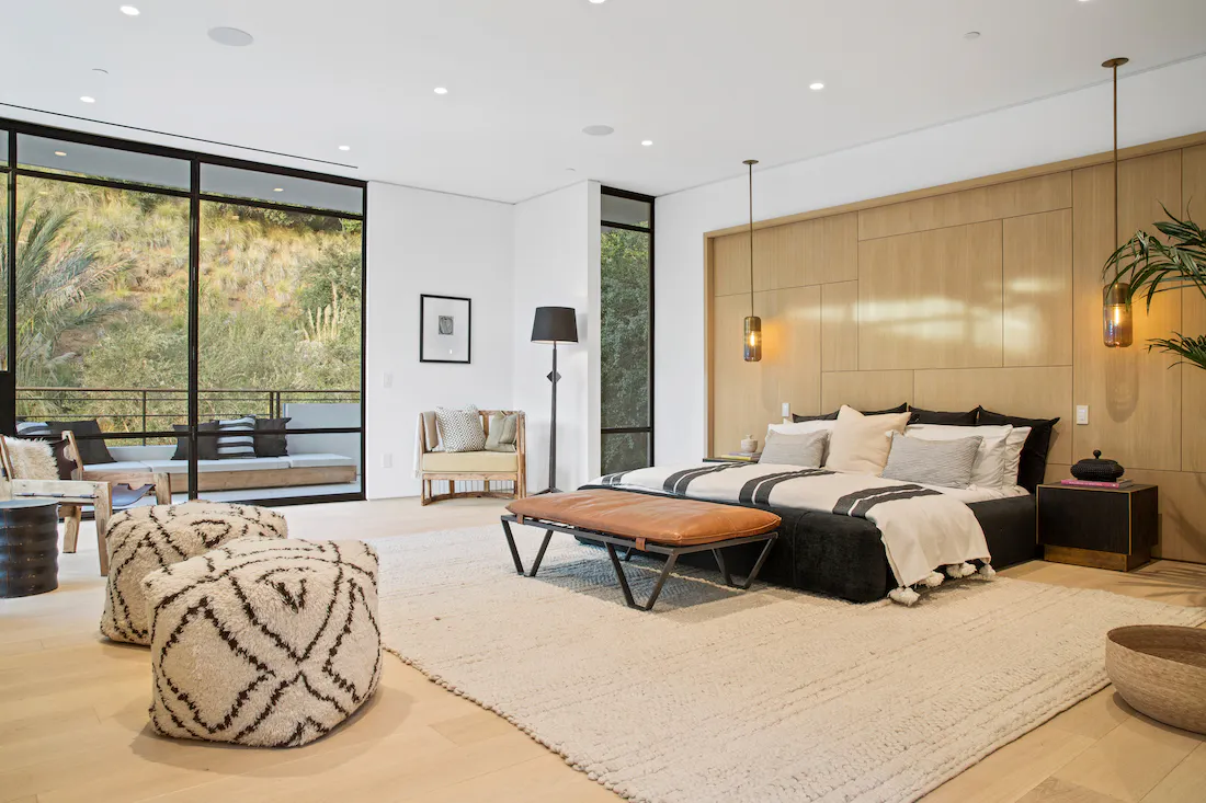 Meridith-Baer-Home-Home-Staging-Southern-California-Beverly-Hills-Modernist-Luxury-Homes-Modern-and-Contemporary-Master-Bedroom