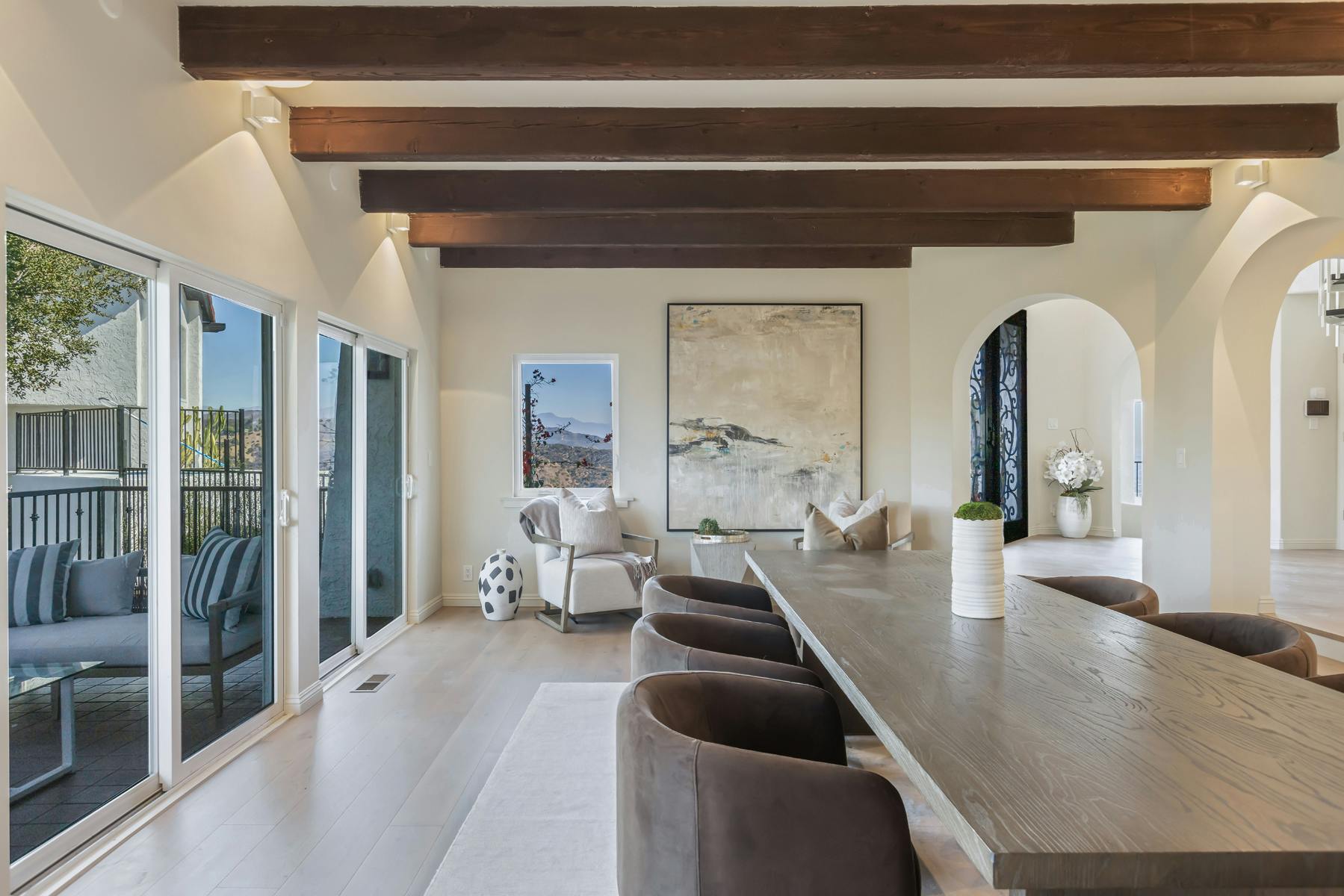 Meridith-Baer-Home-Home-Staging-California-Luxury-Homes-Grand-View-Dining-Room