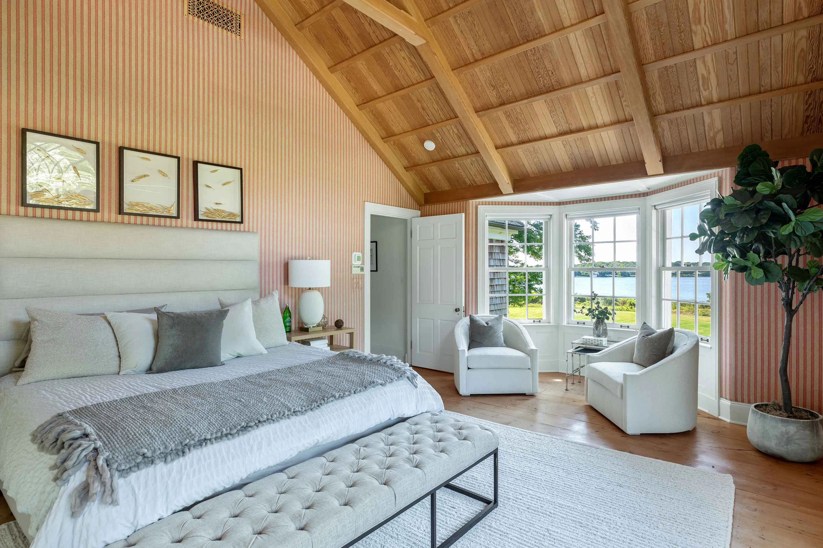 Meridith-Baer-Home-Home-Hamptons-Estate-Transitional-Briar-Patch-Bedroom