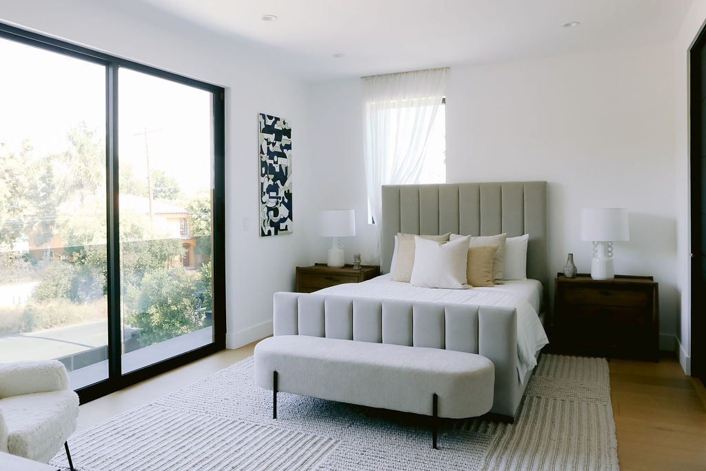 Meridith-Baer-Home-Home-Staging-California-Tampa-Modern-Bedroom