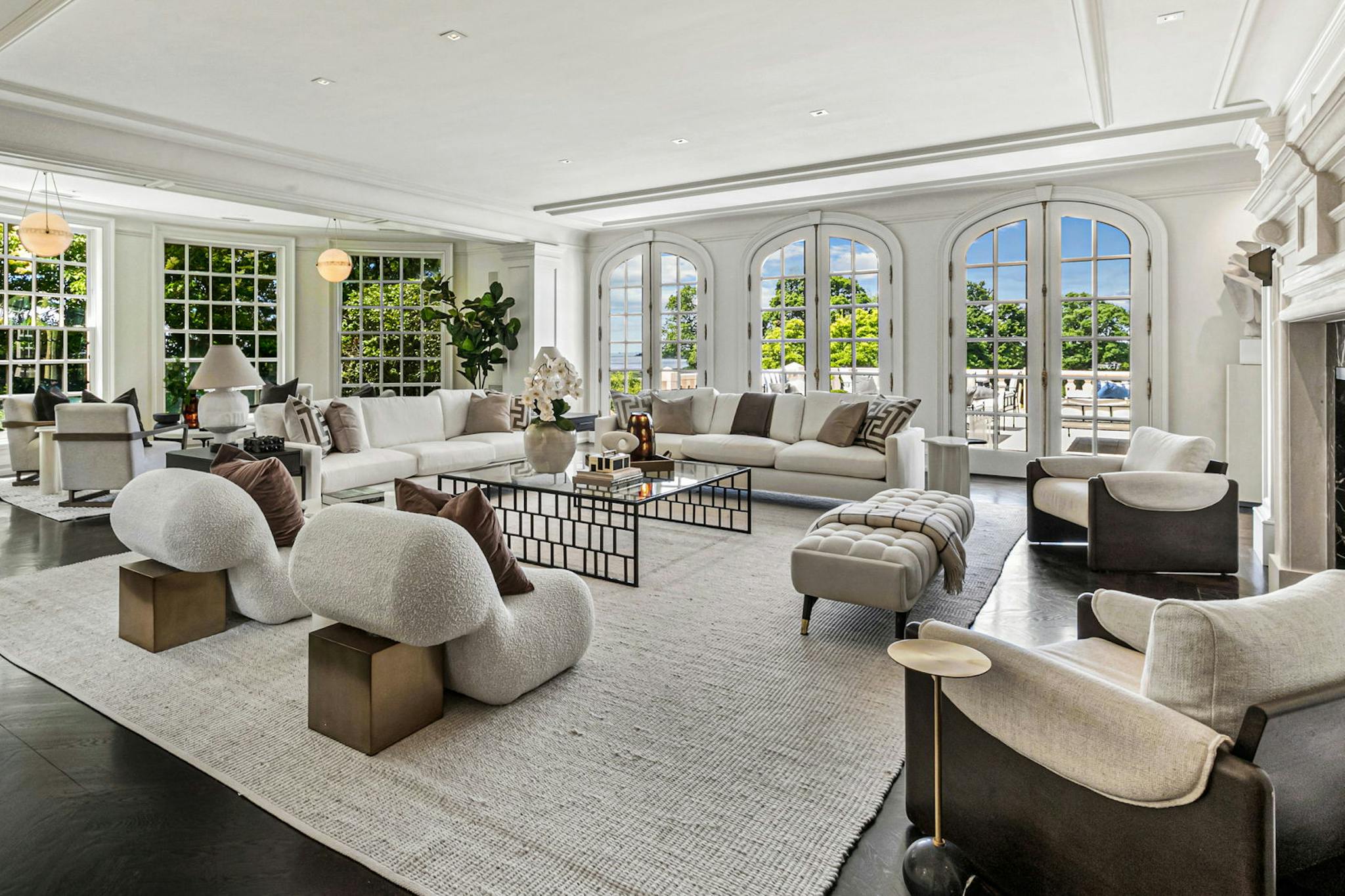 Meridith-Baer-Home-Home-Staging-Tristate-Connecticut-Sancutary-on-Sasco-Hill-Living-Room