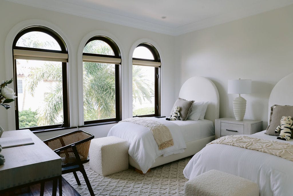 Meridith-Baer-Home-Home-Staging-Florida-Solar-Isle-Bedroom