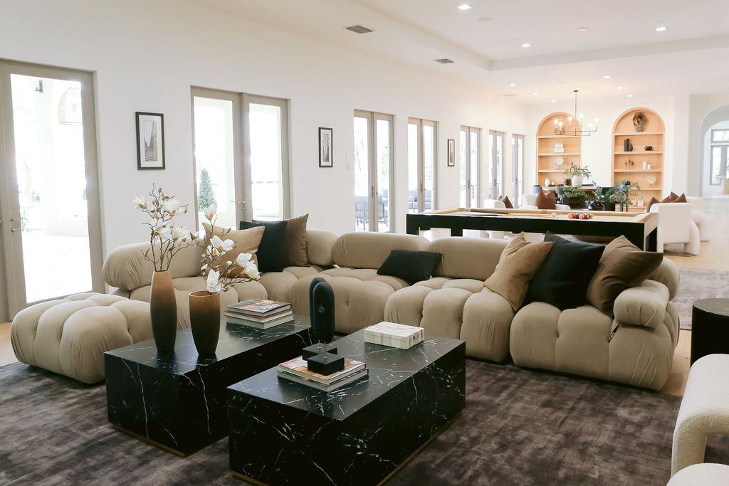 Meridith-Baer-Home-Home-Staging-Florida-Spanish-River-Family-Room