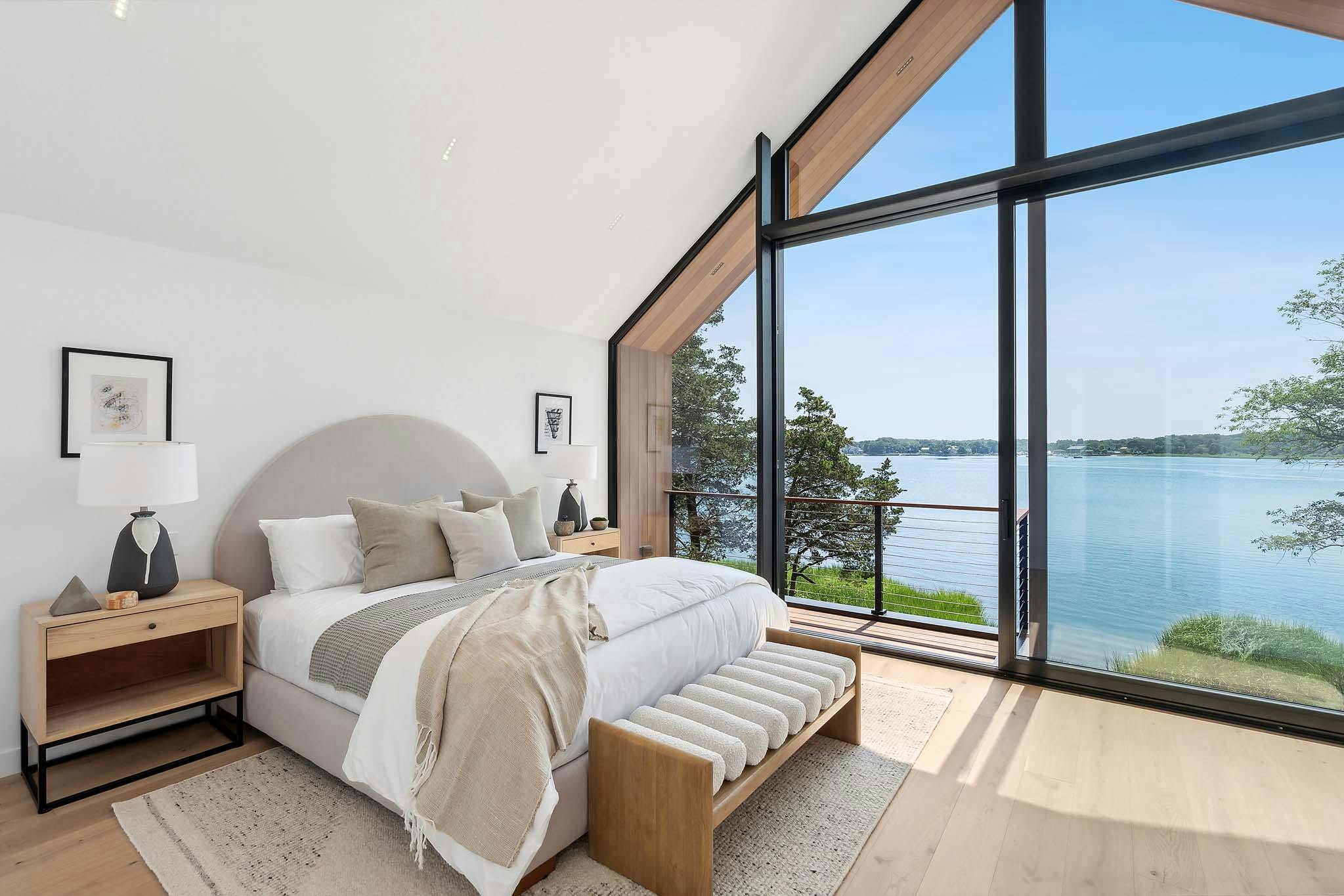 Meridith-Baer-Home-Home-Staging-New-York-Hamptons-Towd-Point-Modern-Bedroom