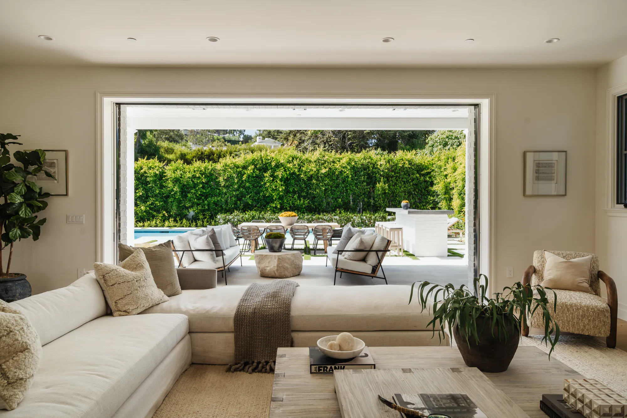 Meridith-Baer-Home-Home-Staging-California-Vance-Transitional-Family-Room-Outdoor