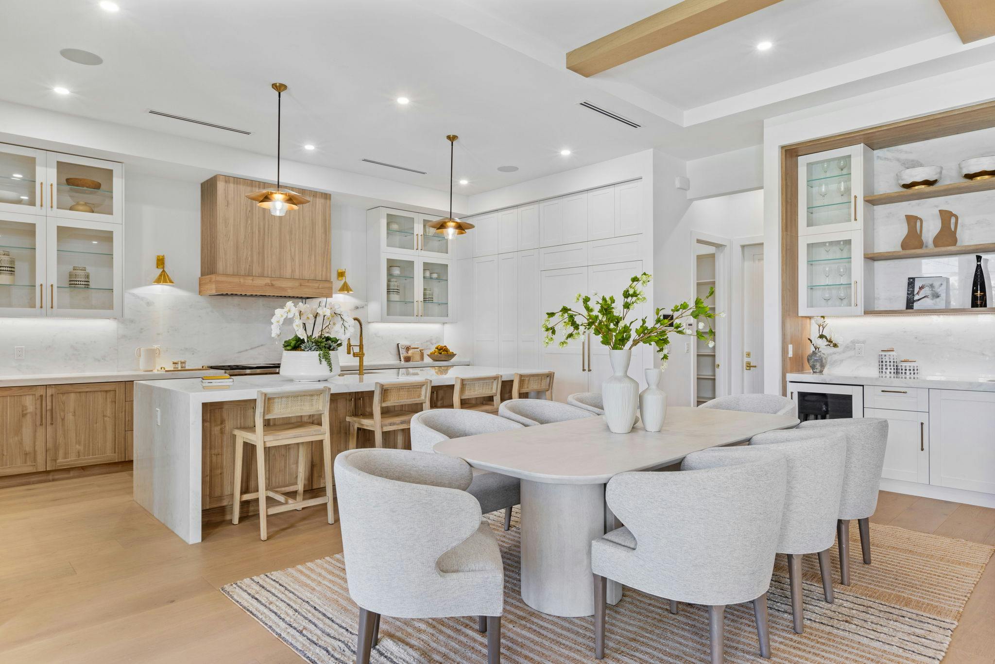 Meridith-Baer-Home-Home-Staging-Florida-Luxury-Homes-West-Palm-Beach-Transitional-Dining-Room-Kitchen