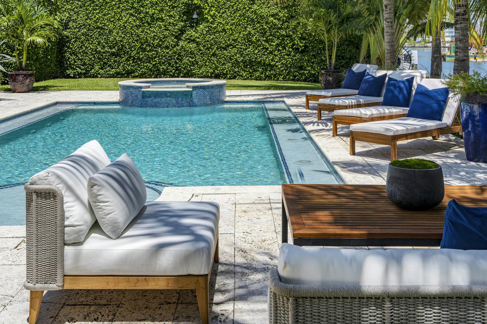 Meridith-Baer-Home-Home-Staging-Florida-La-Joya-Luxury-Homes-Transitional-Patio-And-Pool