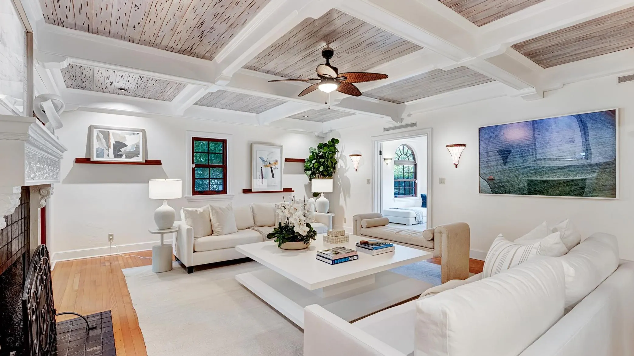 Meridith-Baer-Home-Luxury-Home-South-Florida-El-Cid-Transitional-Living-Room