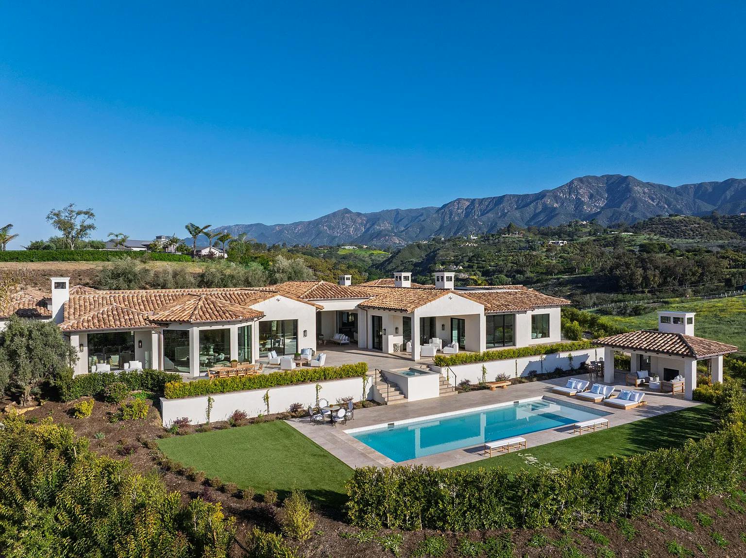 Meridith-Baer-Home-Estate-Southern-California-Montecito-Ranch-Estate-Exterior