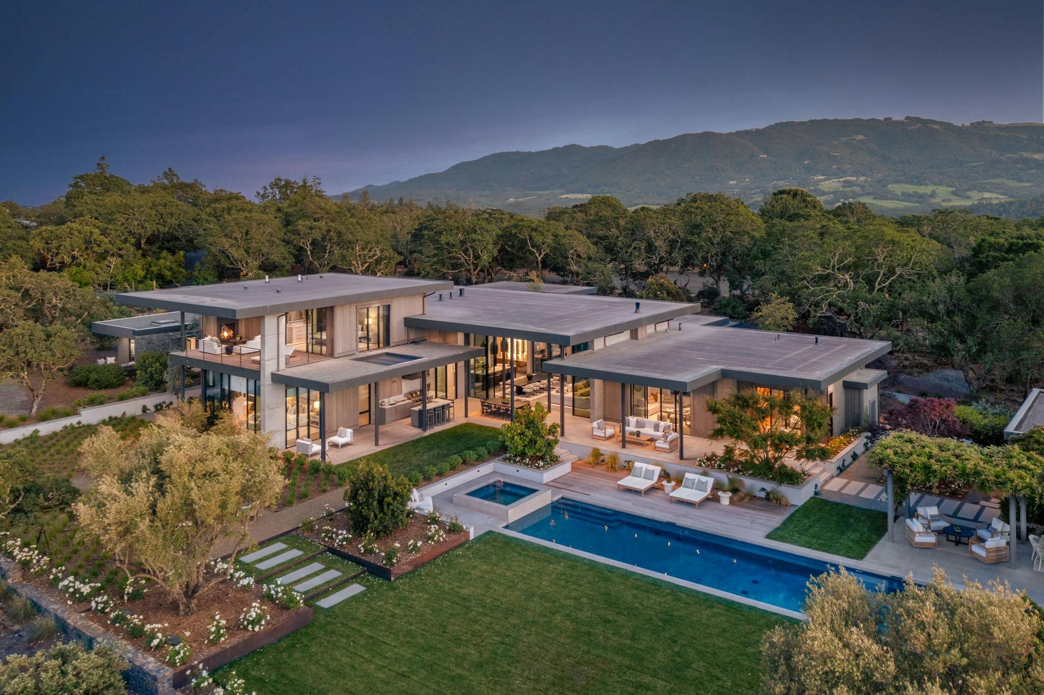 Meridith-Baer-Home-Luxury-Homes-Northern-California-Via-Cantera-Exterior