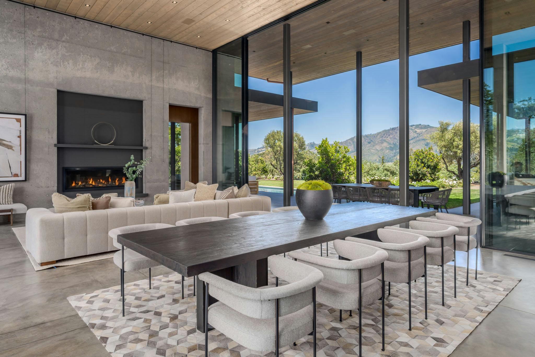 Meridith-Baer-Home-Luxury-Homes-Northern-California-Via-Cantera-Dining