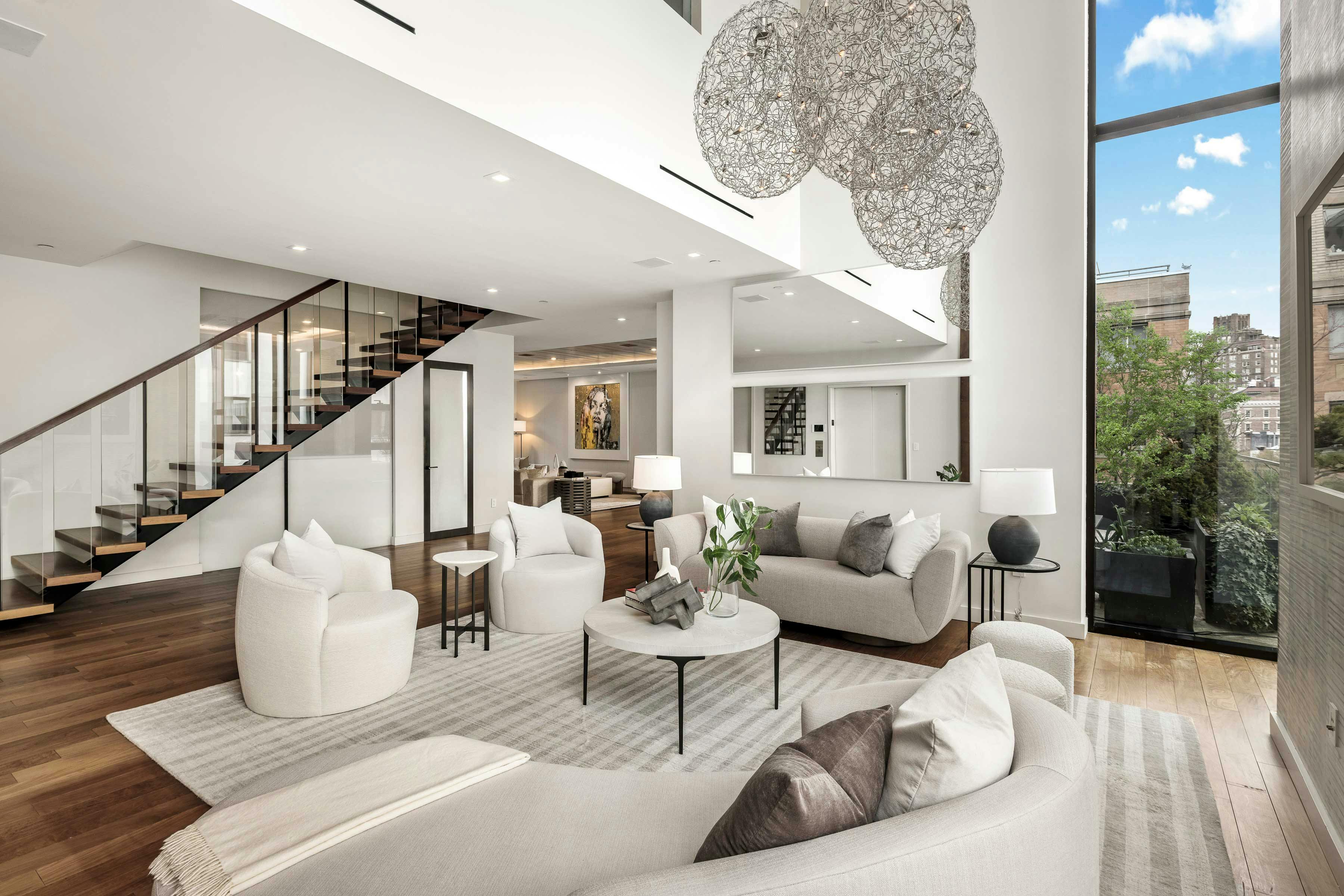 Meridith-Baer-Home-Home-Staging-New-York-West-Village-Penthouse-East-Highrise-Condos-and-Lofts-Living-Room