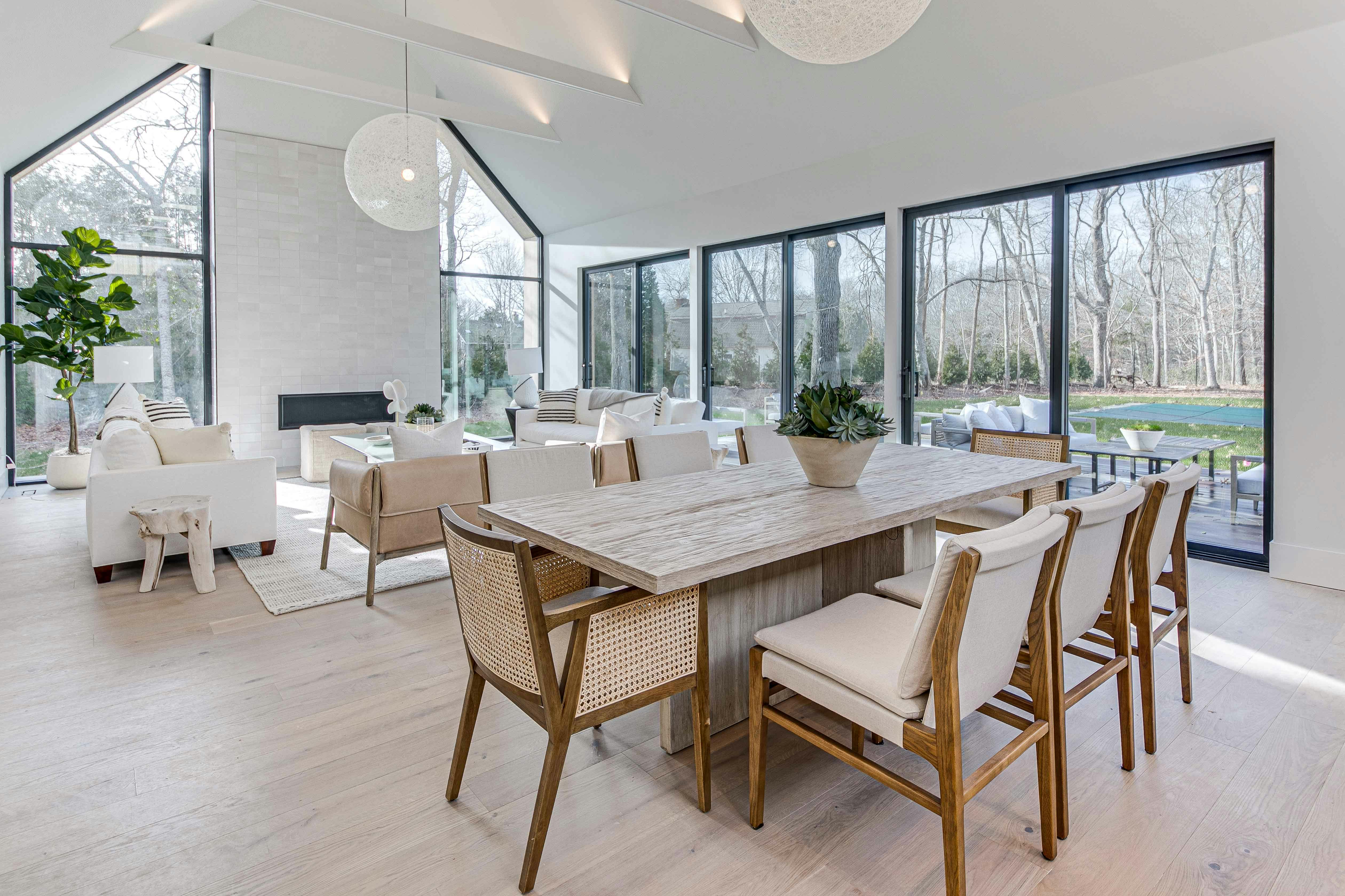 Meridith-Baer-Home-Home-Staging-Hamptons-East-Hampton-Contemporary-Living-Room-Dining-Room