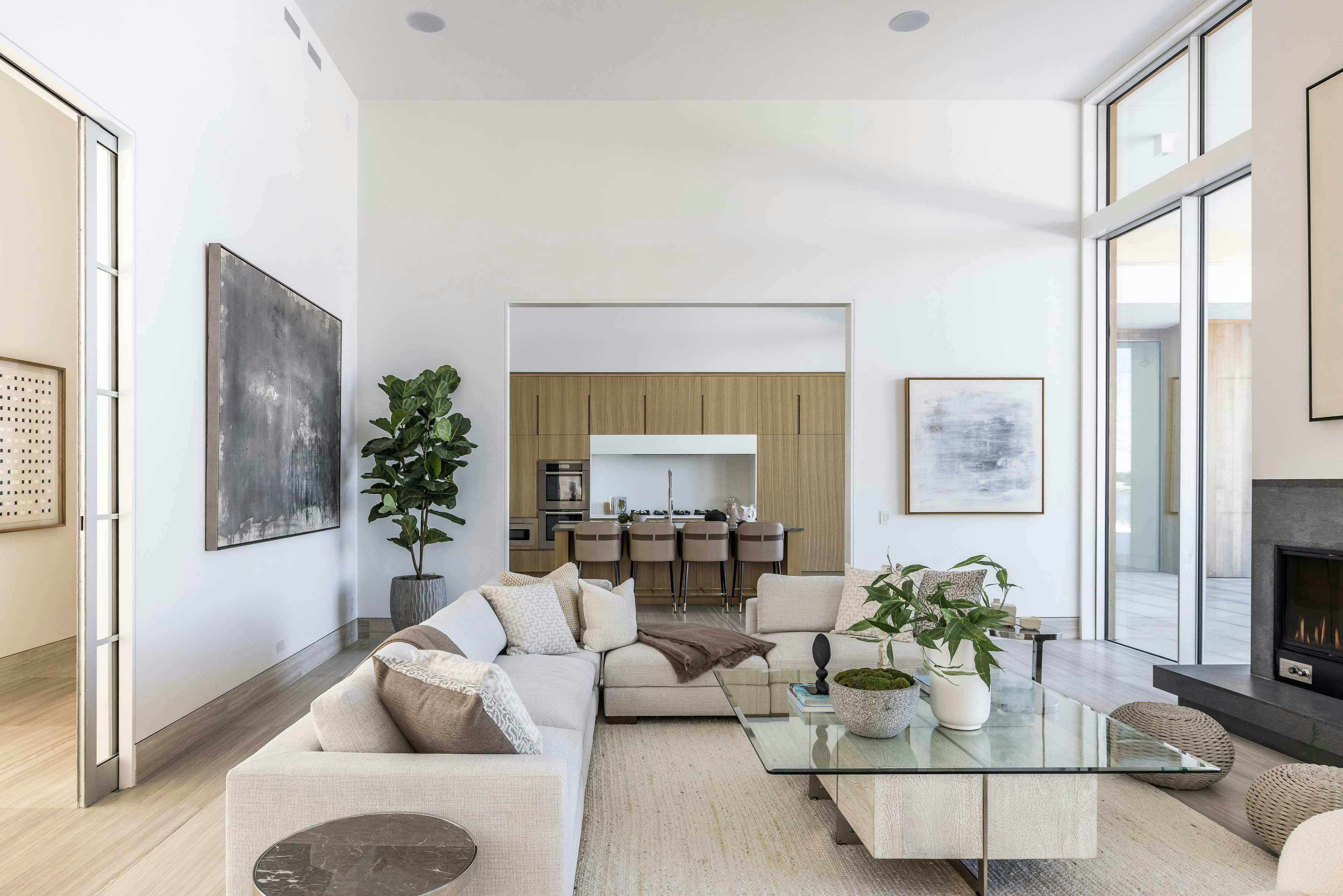 Meridith-Baer-Home-Home-Staging-New-York-Quogue-Modern-Luxury-Homes-Living-Room-Kitchen