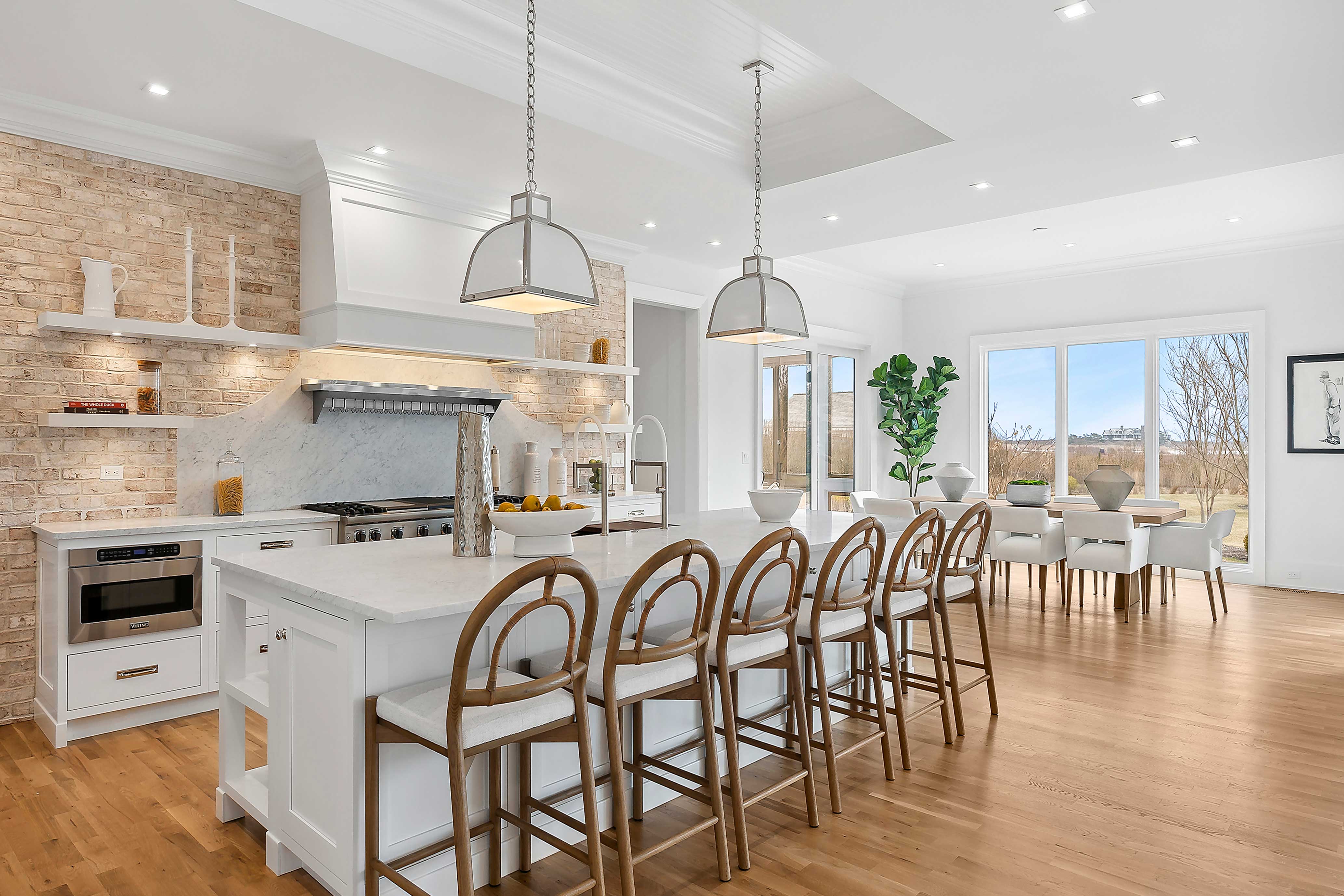 Meridith-Baer-Home-Home-New-York-Tristate-Hamptons-Estates-Wickapogue-Serenity-Kitchen-Dining-Room