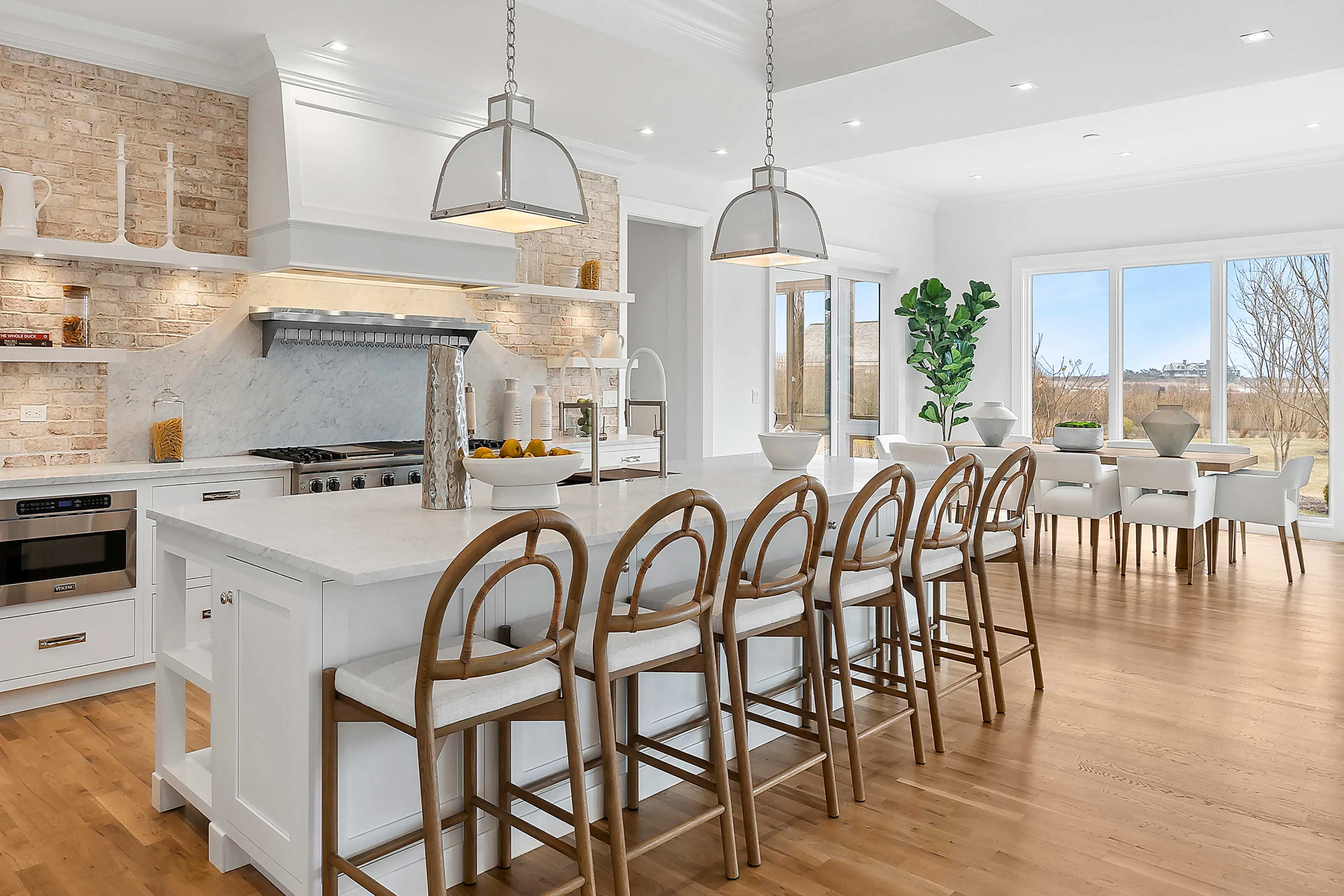 Meridith-Baer-Home-Home-New-York-Tristate-Hamptons-Estates-Wickapogue-Serenity-Kitchen-Dining-Room
