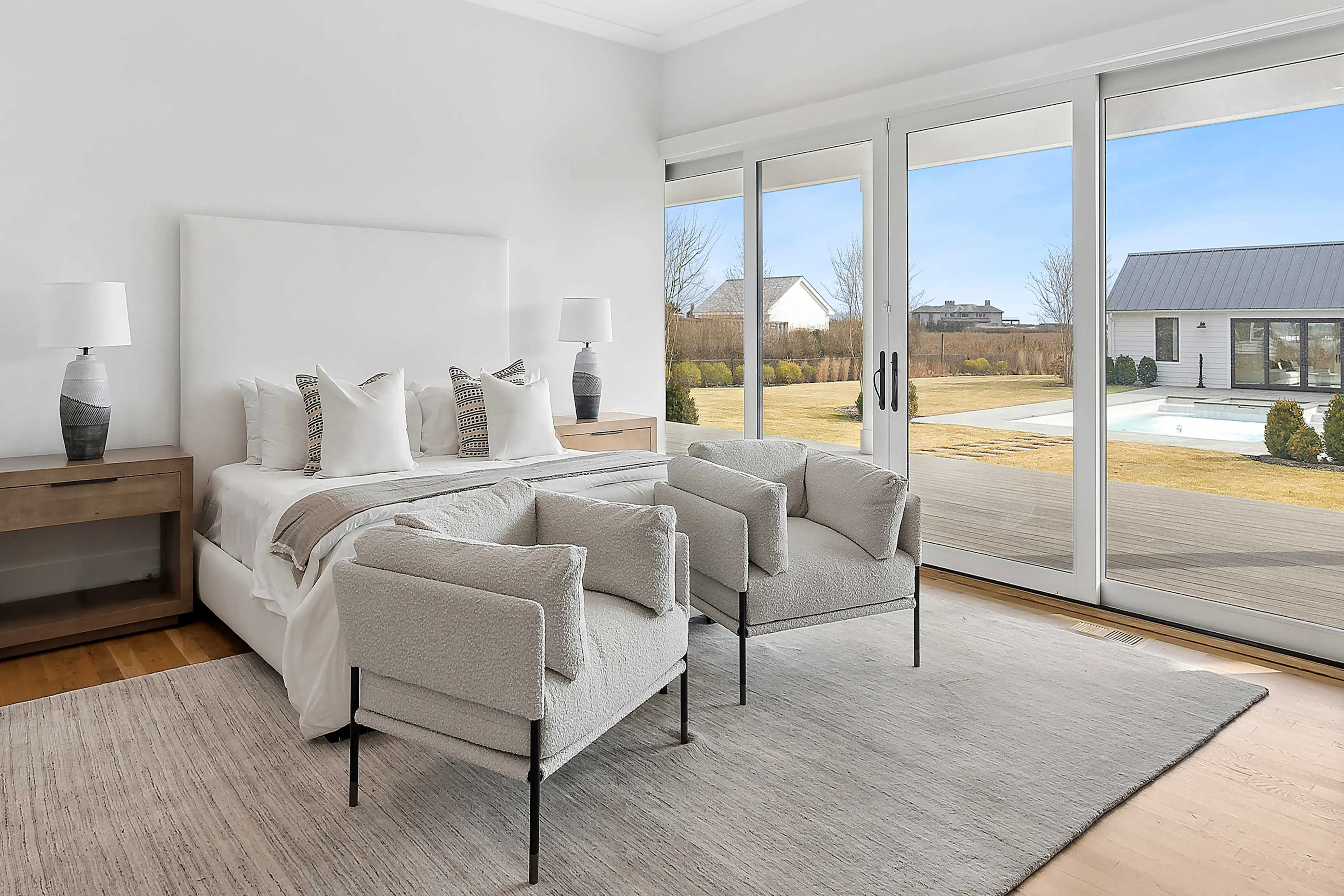 Meridith-Baer-Home-Home-New-York-Tristate-Hamptons-Estates-Wickapogue-Serenity-Bedroom