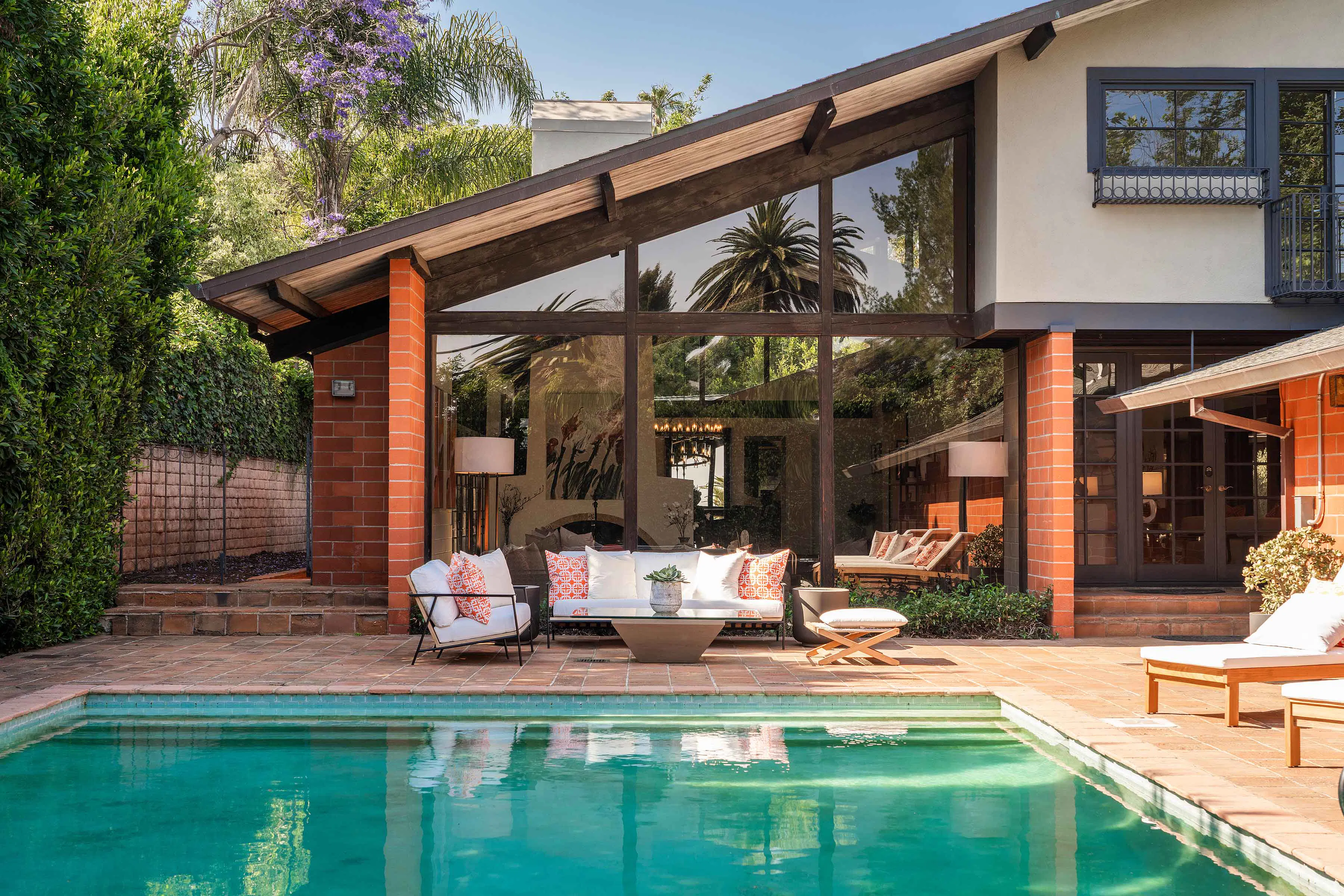 Meridith-Baer-Home-Home-Staging-California-Brentwood-Park-Estate-Outdoor