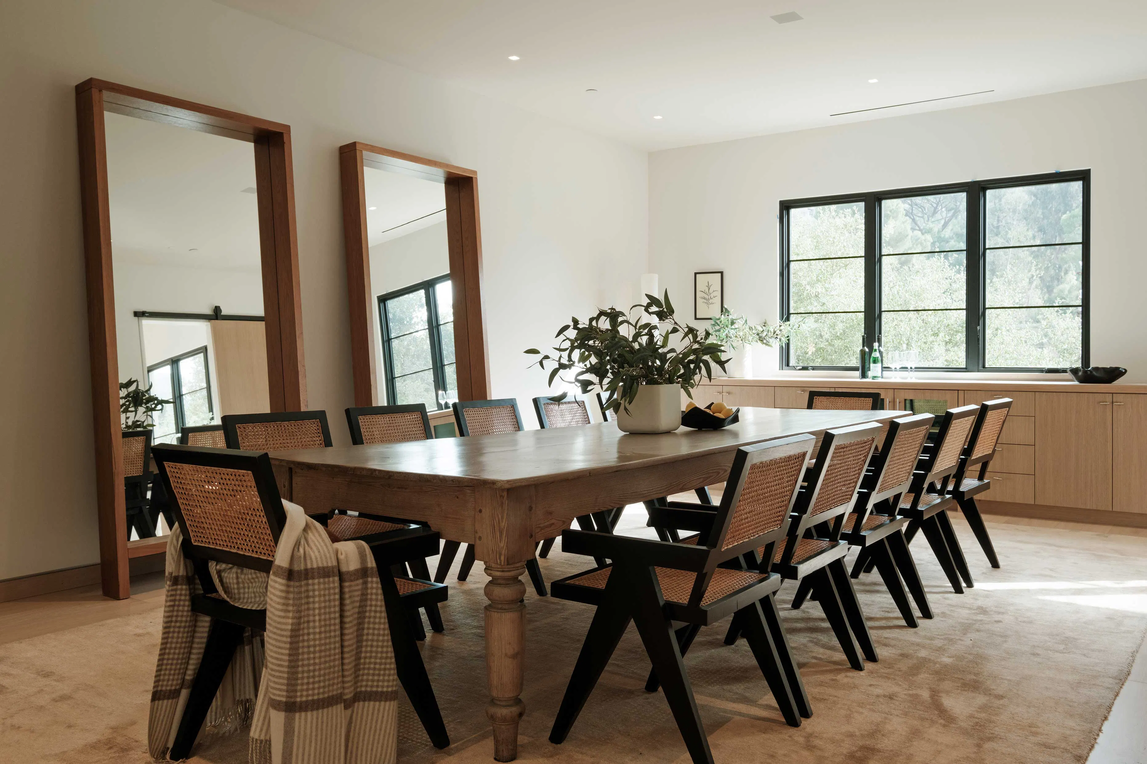 Meridith-Baer-Home-Home-Staging-California-Luxury-Homes-Milldale-Modern-Dining-Room