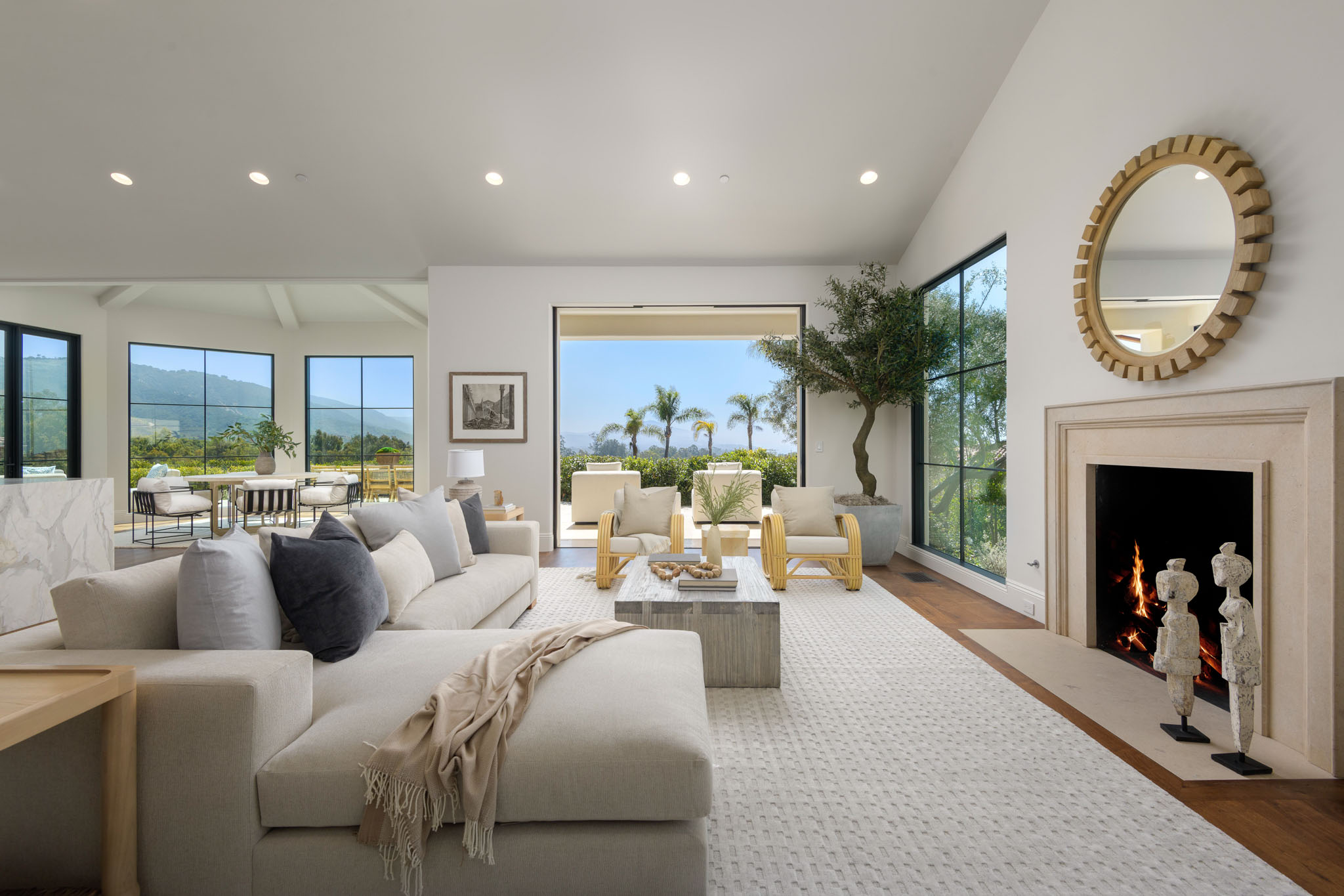 Meridith-Baer-Home-Estate-Southern-California-Montecito-Ranch-Estate-Great-Room