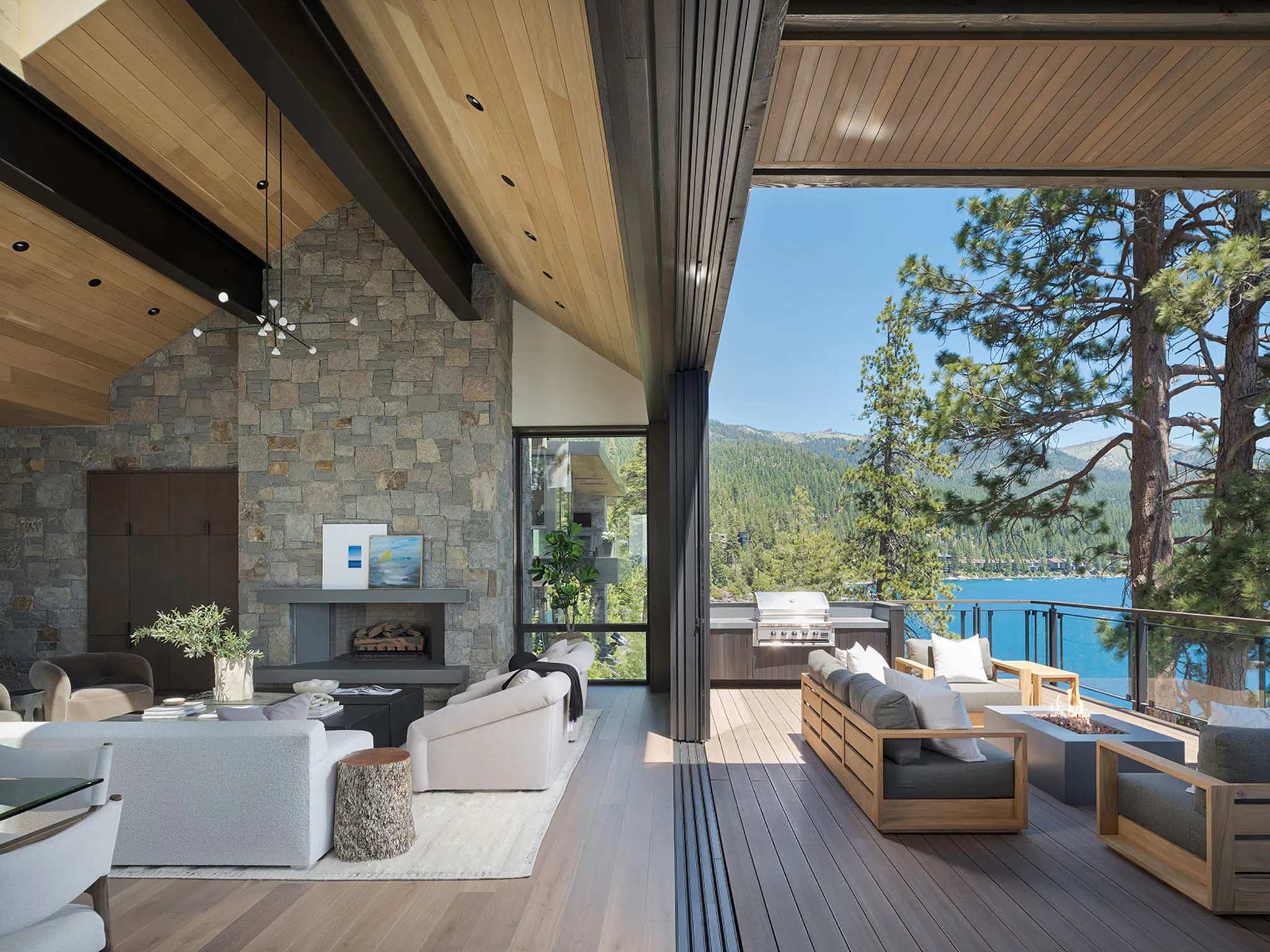 Meridith-Baer-Home-Luxury-Homes-Northern-California-Lake-Tahoe-Modern-Outdoor