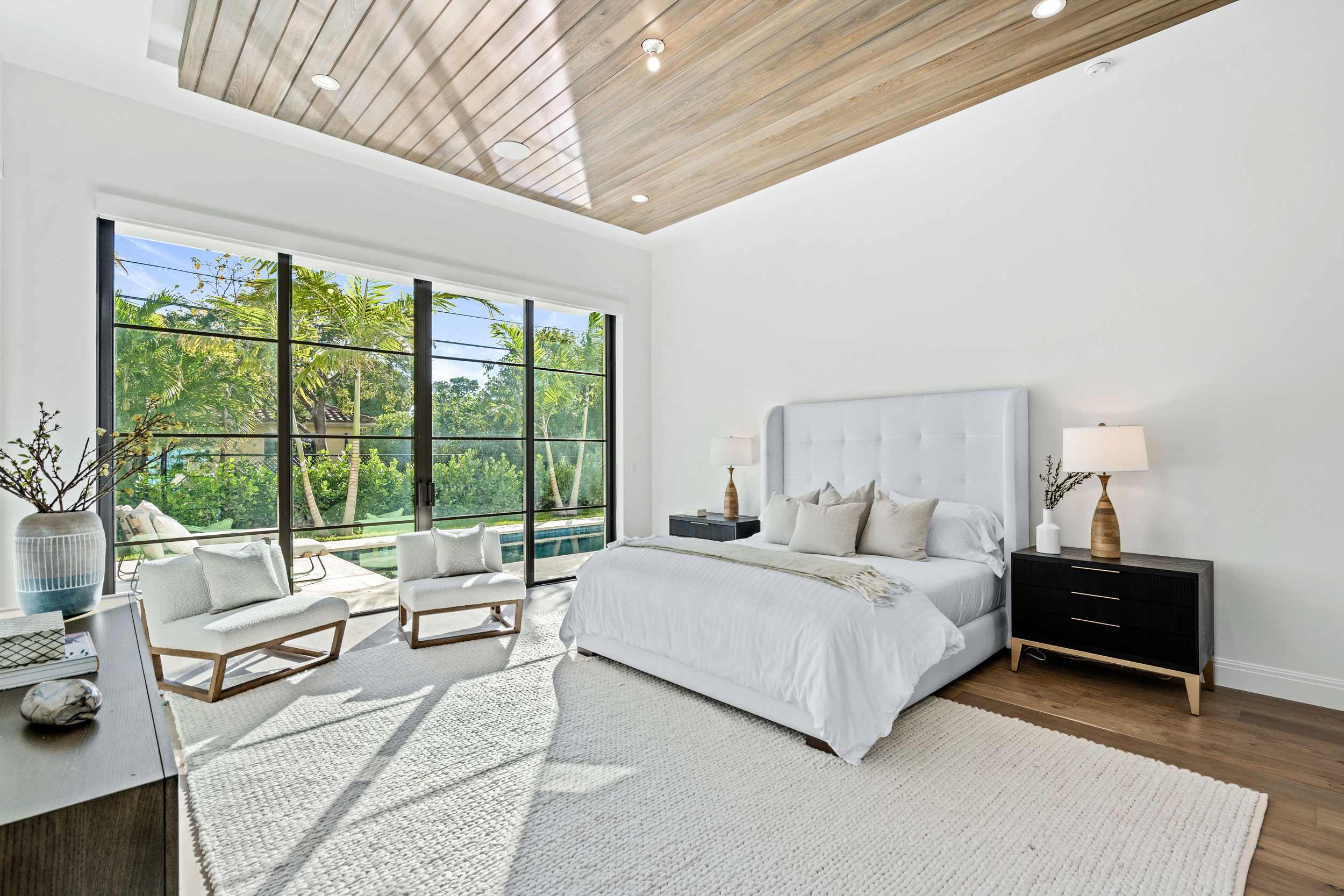 Meridith-Baer-Home-Home-Staging-Florida-Murray-Transitional-Luxury-Homes-Transitional-Master-Bedroom