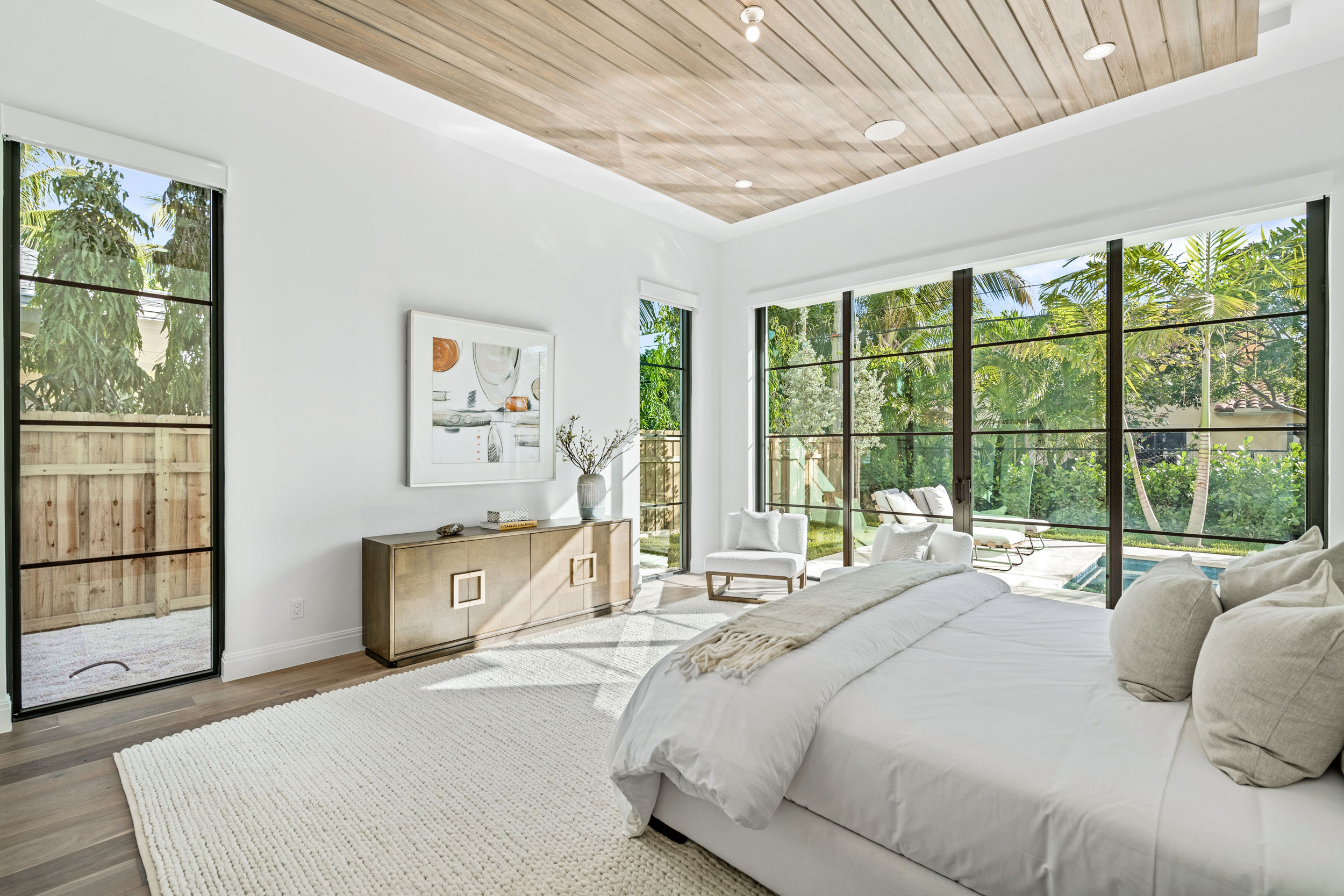 Meridith-Baer-Home-Home-Staging-Florida-Murray-Transitional-Luxury-Homes-Transitional-Fourth-Bedroom