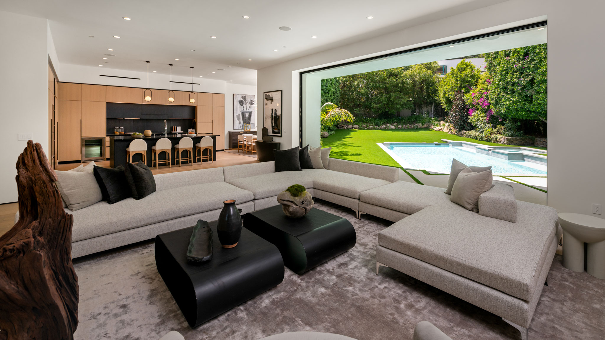 Meridith-Baer-Home-Luxury-Homes-Southern-California-Brentwood-Grove-Living-Room