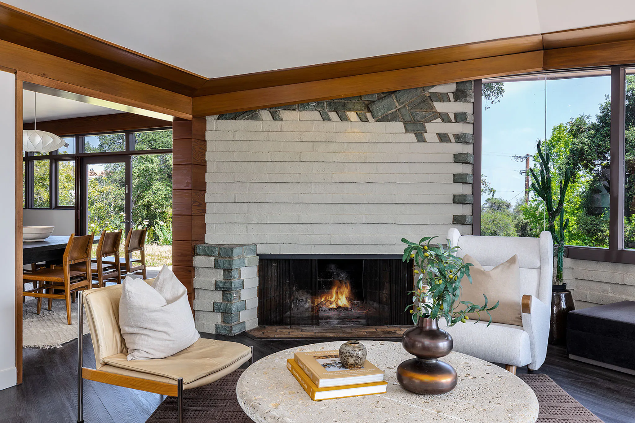 Meridith-Baer-Home-Home-Staging-California-The-Gainsburg-Residence-Living-Room