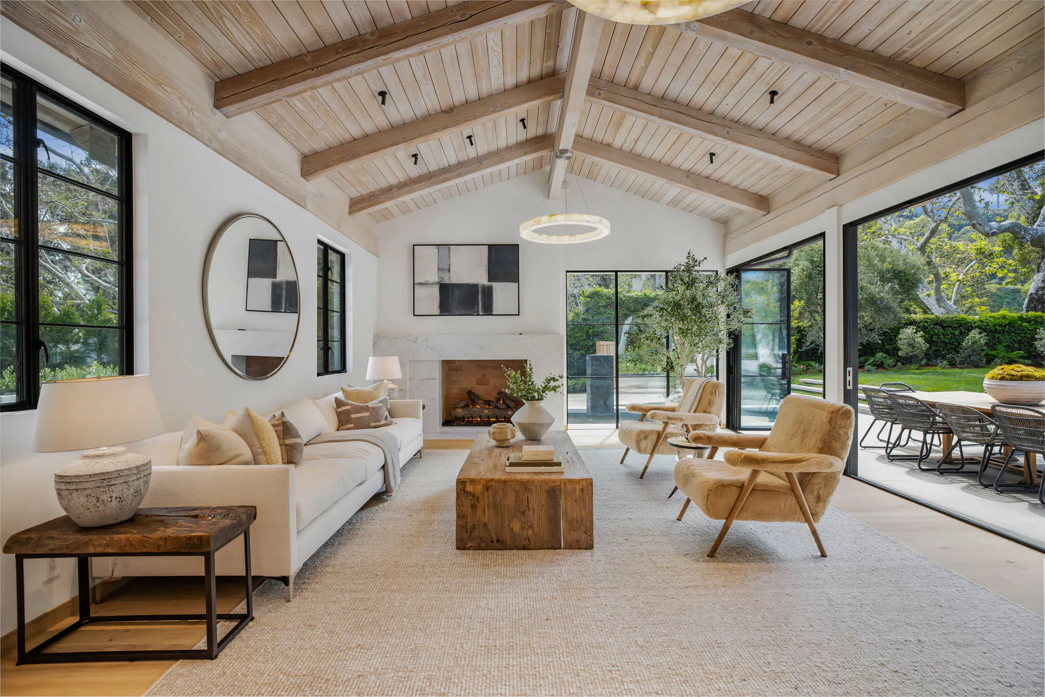 Meridith-Baer-Home-Home-Staging-California-Old-Oak-Modern-Living-Room