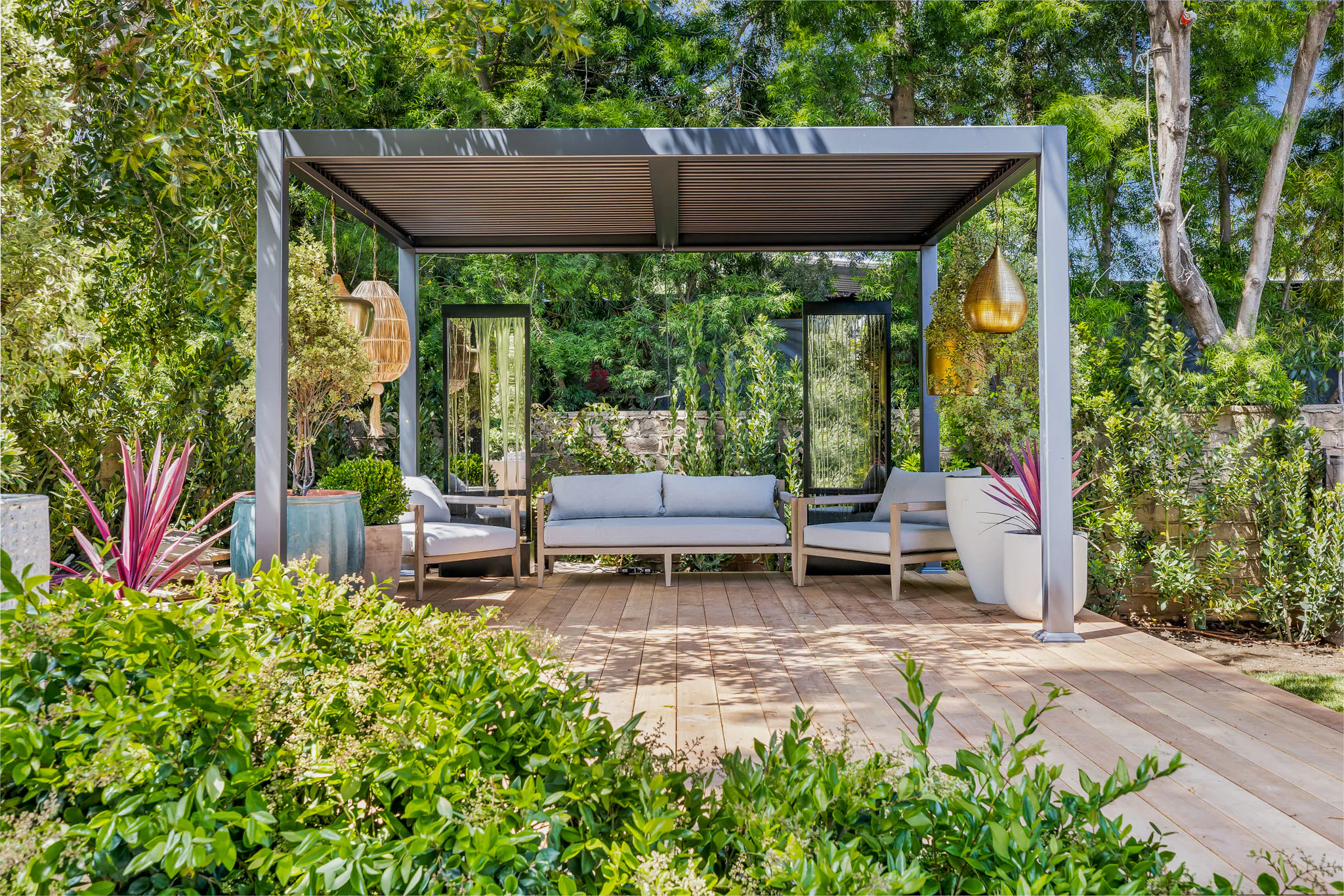 Meridith-Baer-Home-Home-Staging-California-Old-Oak-Modern-Outdoor