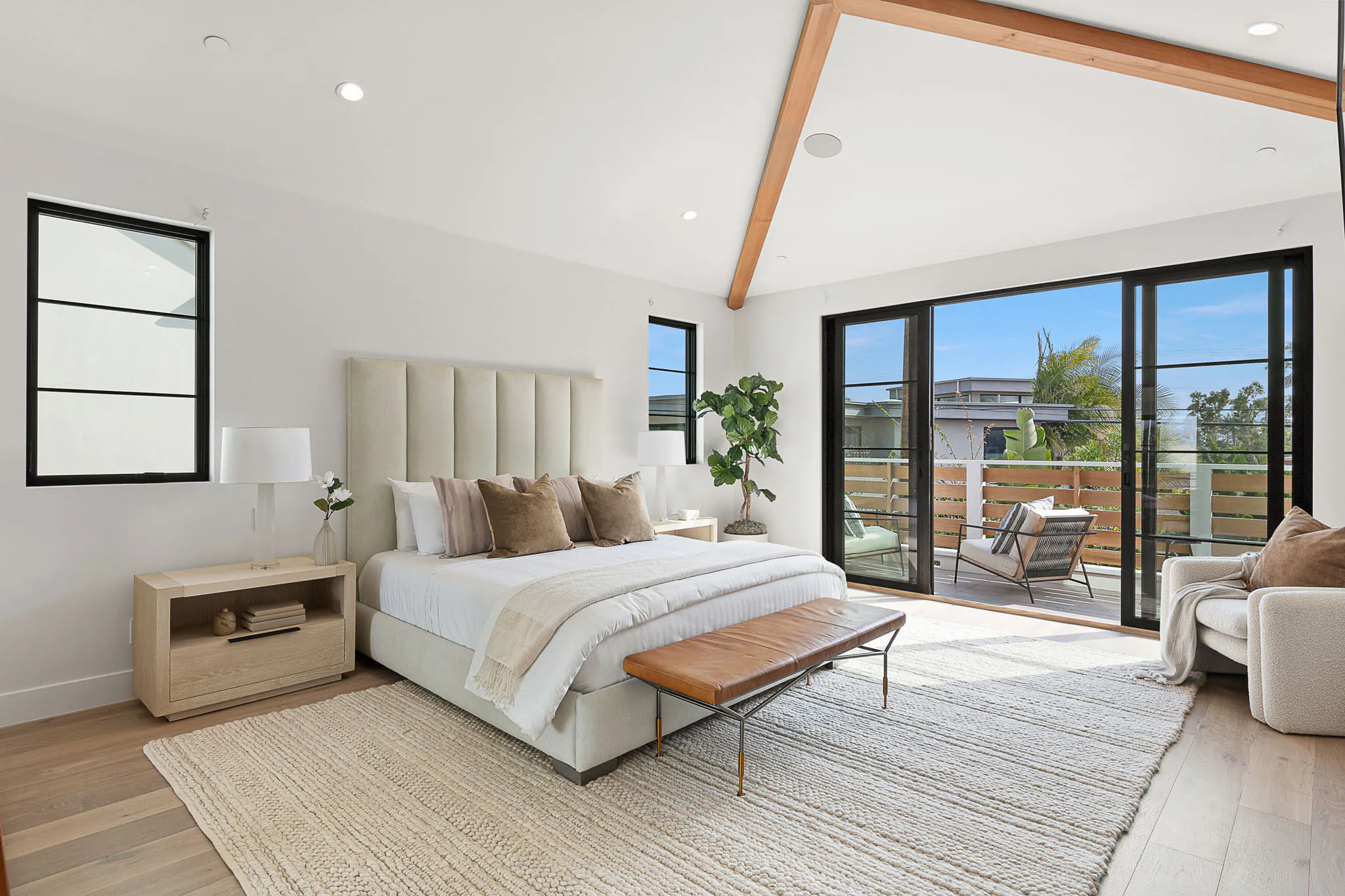 Meridith-Baer-Home-Home-Staging-California-Laurel-Modern-Luxury-Homes-Primary-Bedroom